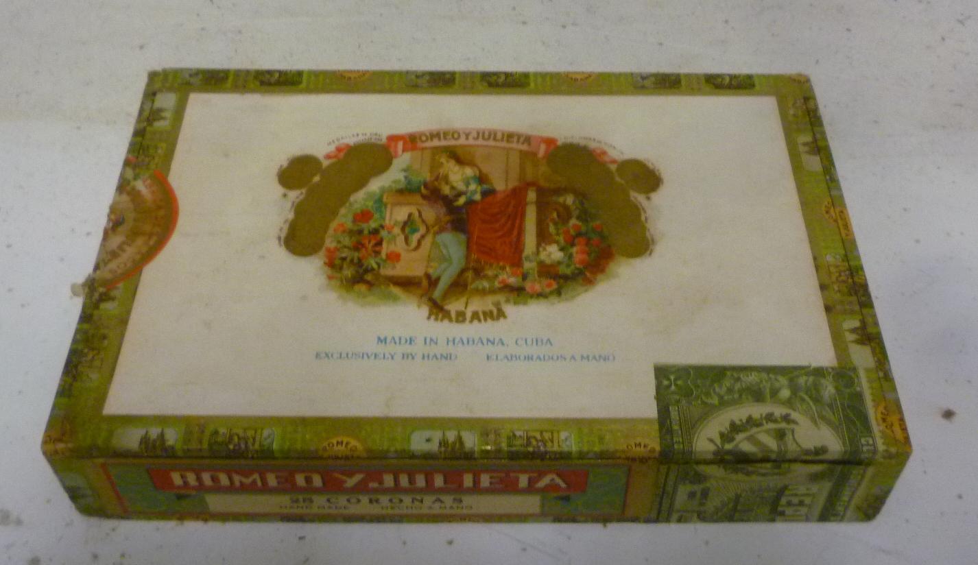 Twenty four Romeo Y Julieta Coronas (5 1/2") in opened box (Est. plus 18% premium inc. VAT) Image