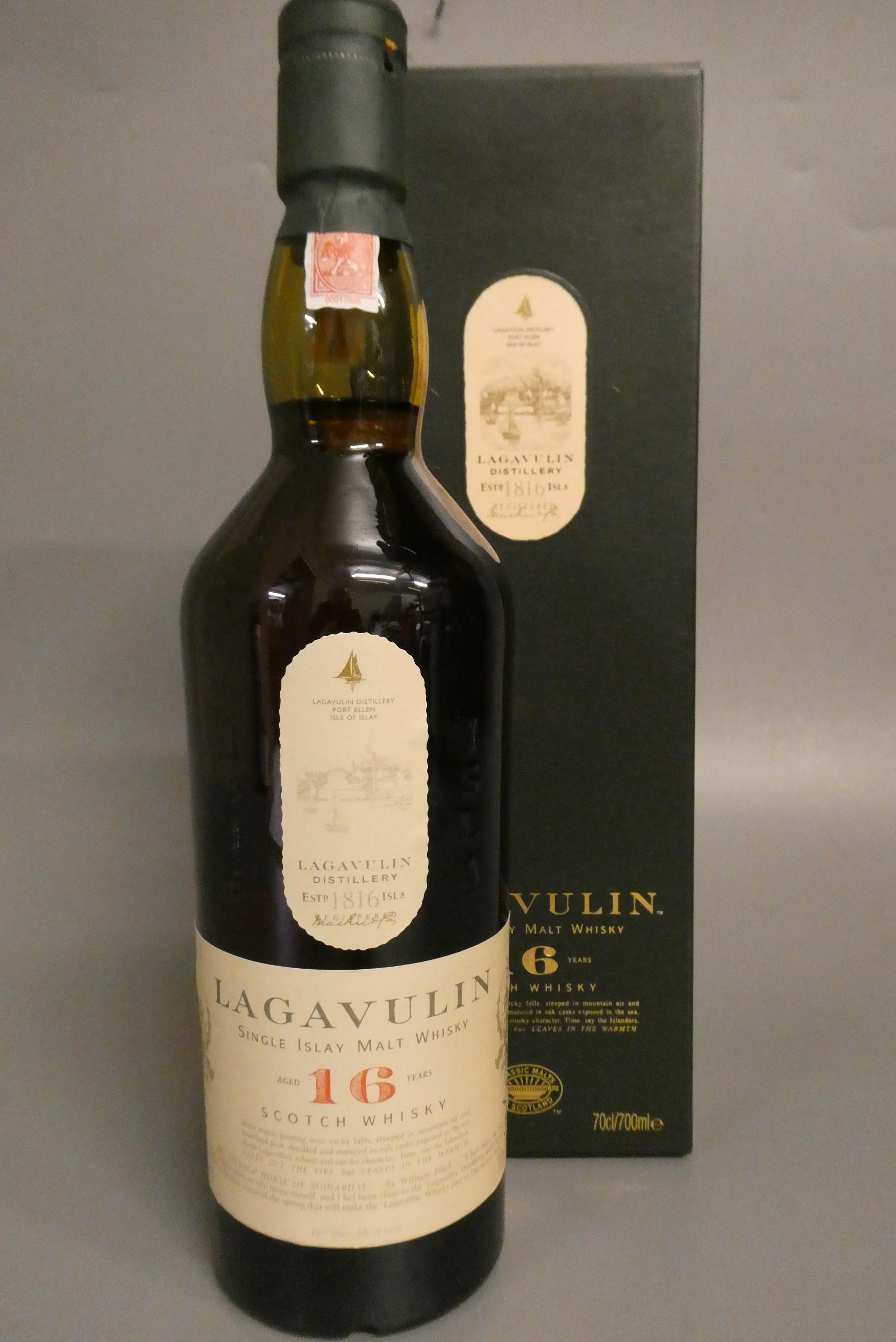 1 bottle Lagavulin 16 year old single Islay malt whisky, boxed (Est. plus 24% premium inc. VAT) Image