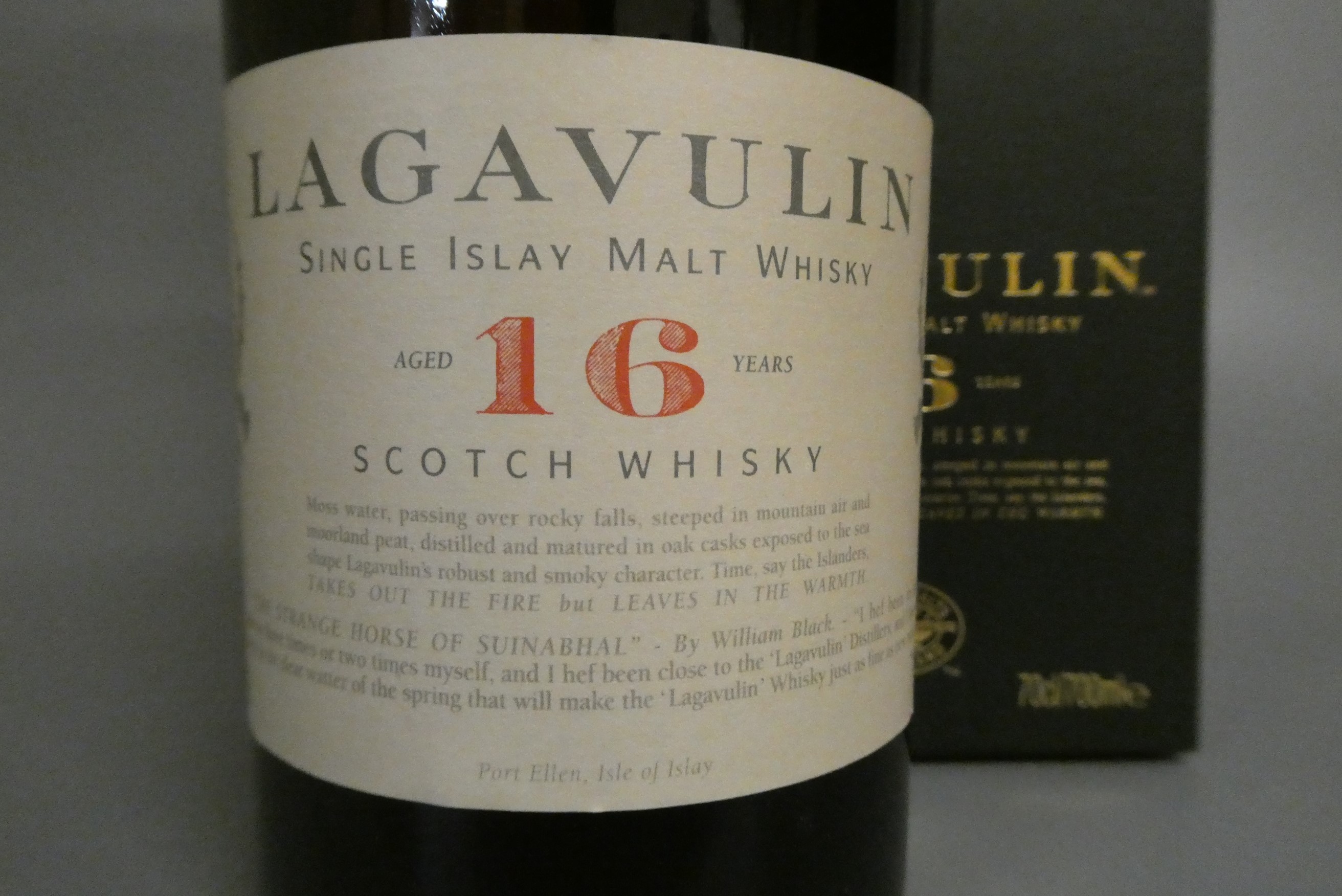 1 bottle Lagavulin 16 year old single Islay malt whisky, boxed (Est. plus 24% premium inc. VAT) Image