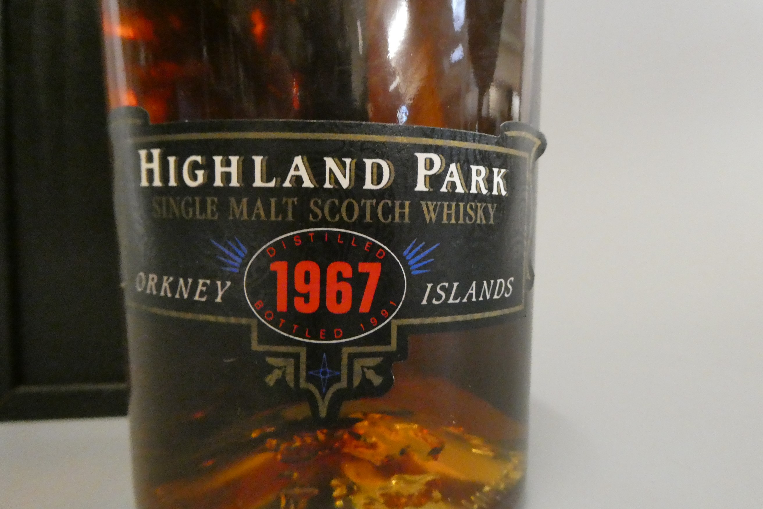 1 bottle Highland Park 1967 single malt scotch whisky, bottled in 1991, wood box (Est. plus 24% Image