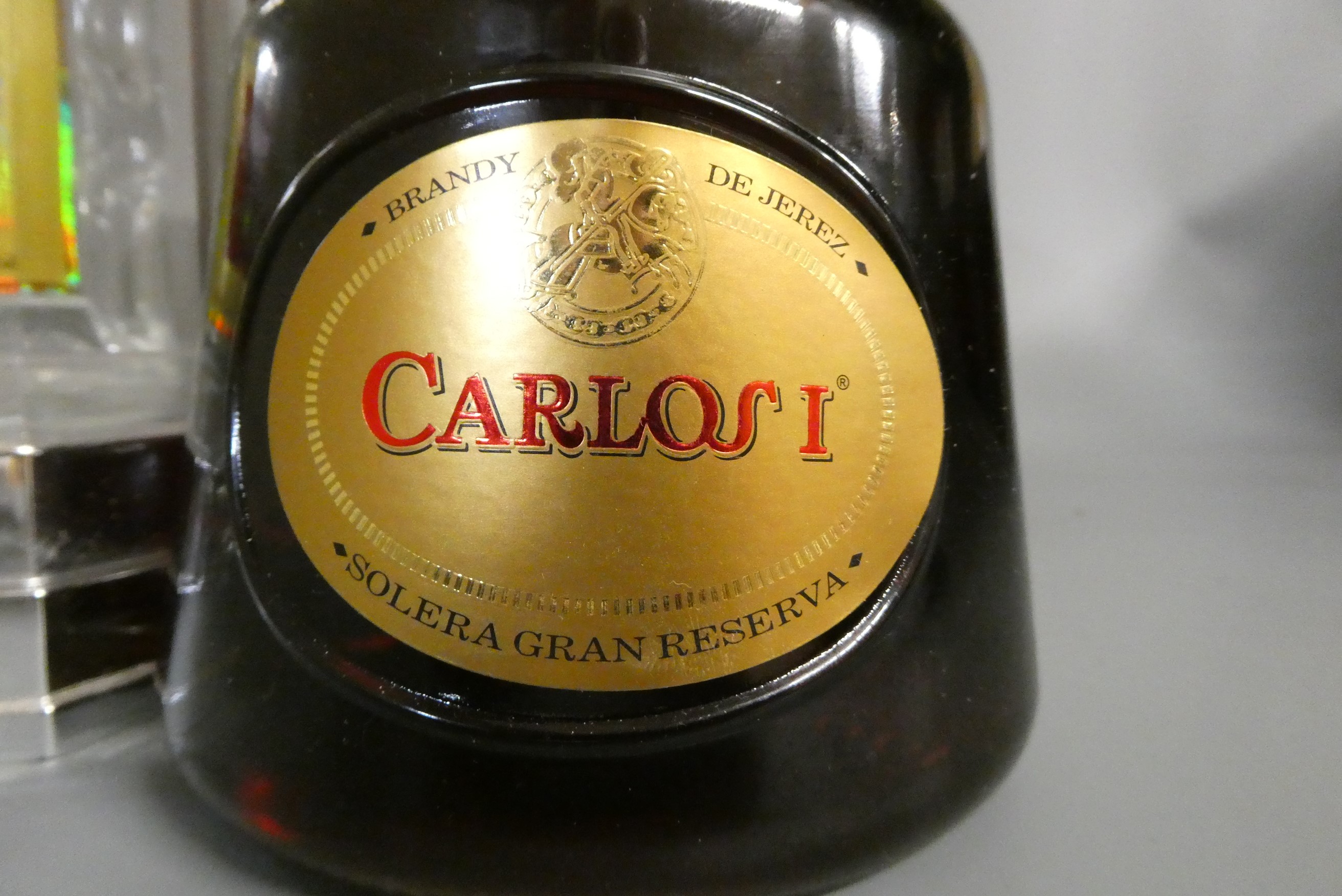 1 bottle Wuliangye Yibin Co. liqueur, 52%, 500ml, in presentation box, together with 1 litre Carlos Image