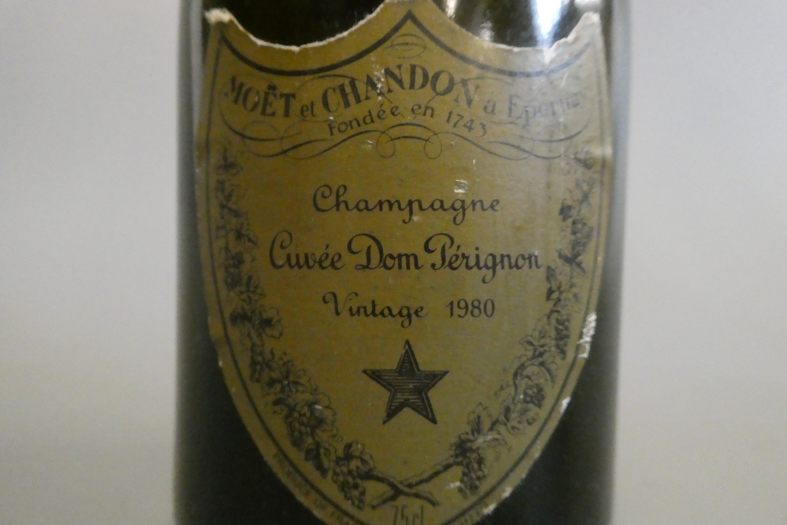 1 bottle Moet et Chandon, 1980, Dom Perignon (Est. plus 24% premium inc. VAT) Image