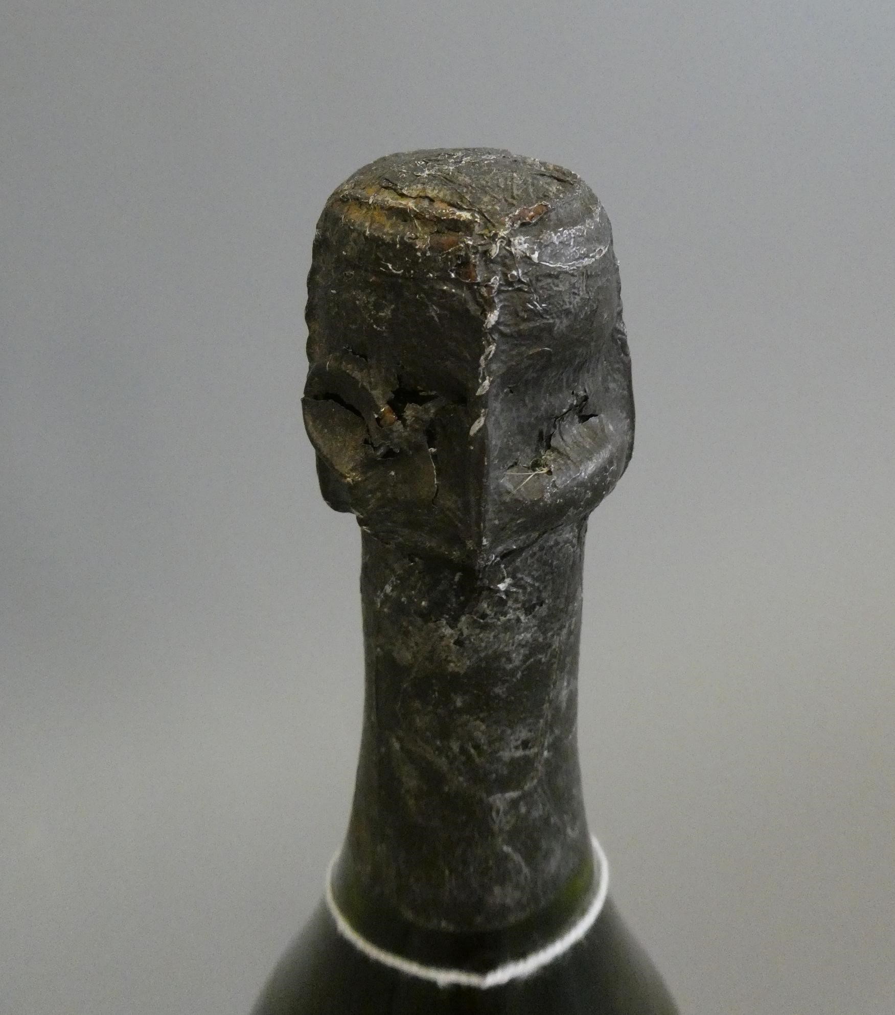 1 bottle Moet et Chandon, 1976, Dom Perignon (Est. plus 24% premium inc. VAT) Image