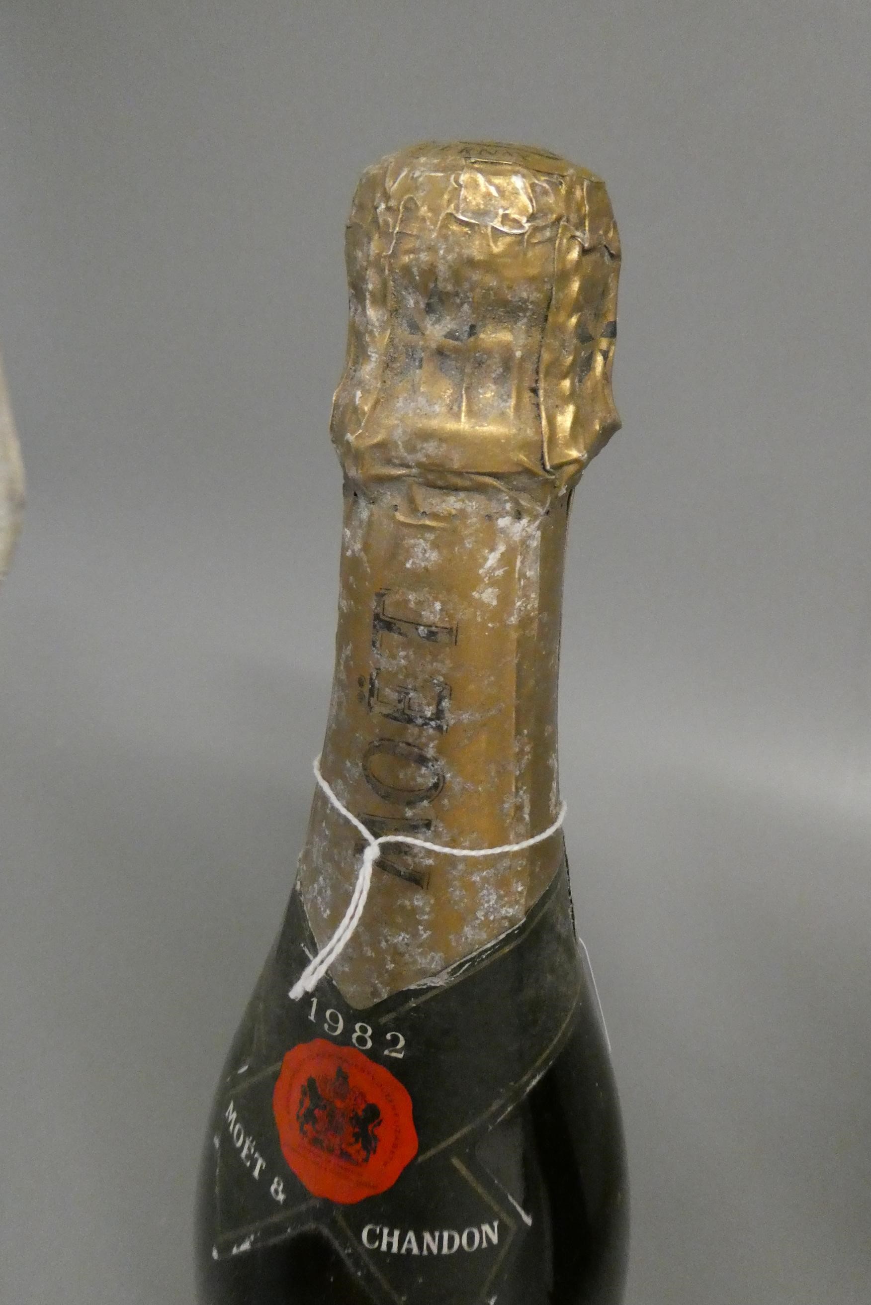 1 bottle Moet & Chandon, 1982, Dry Imperial champagne (Est. plus 24% premium inc. VAT) Image