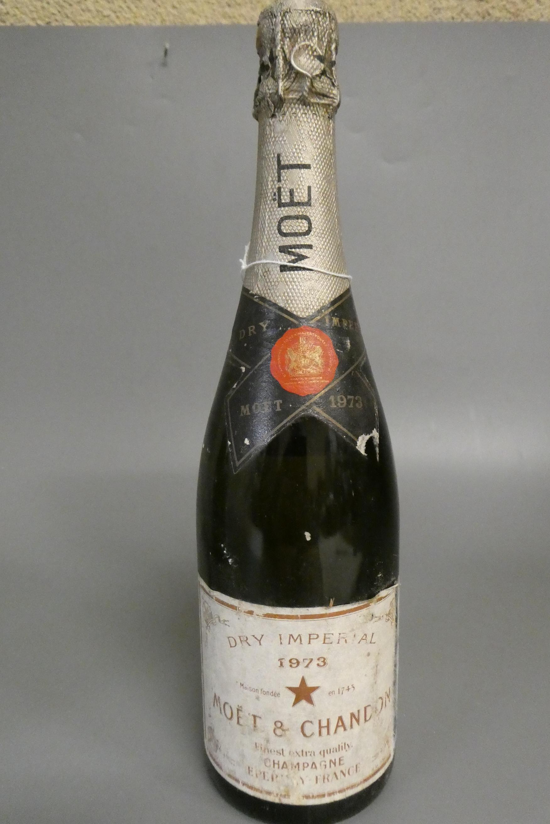1 bottle Moet & Chandon, 1973, Dry Imperial champagne (Est. plus 24% premium inc. VAT) Image