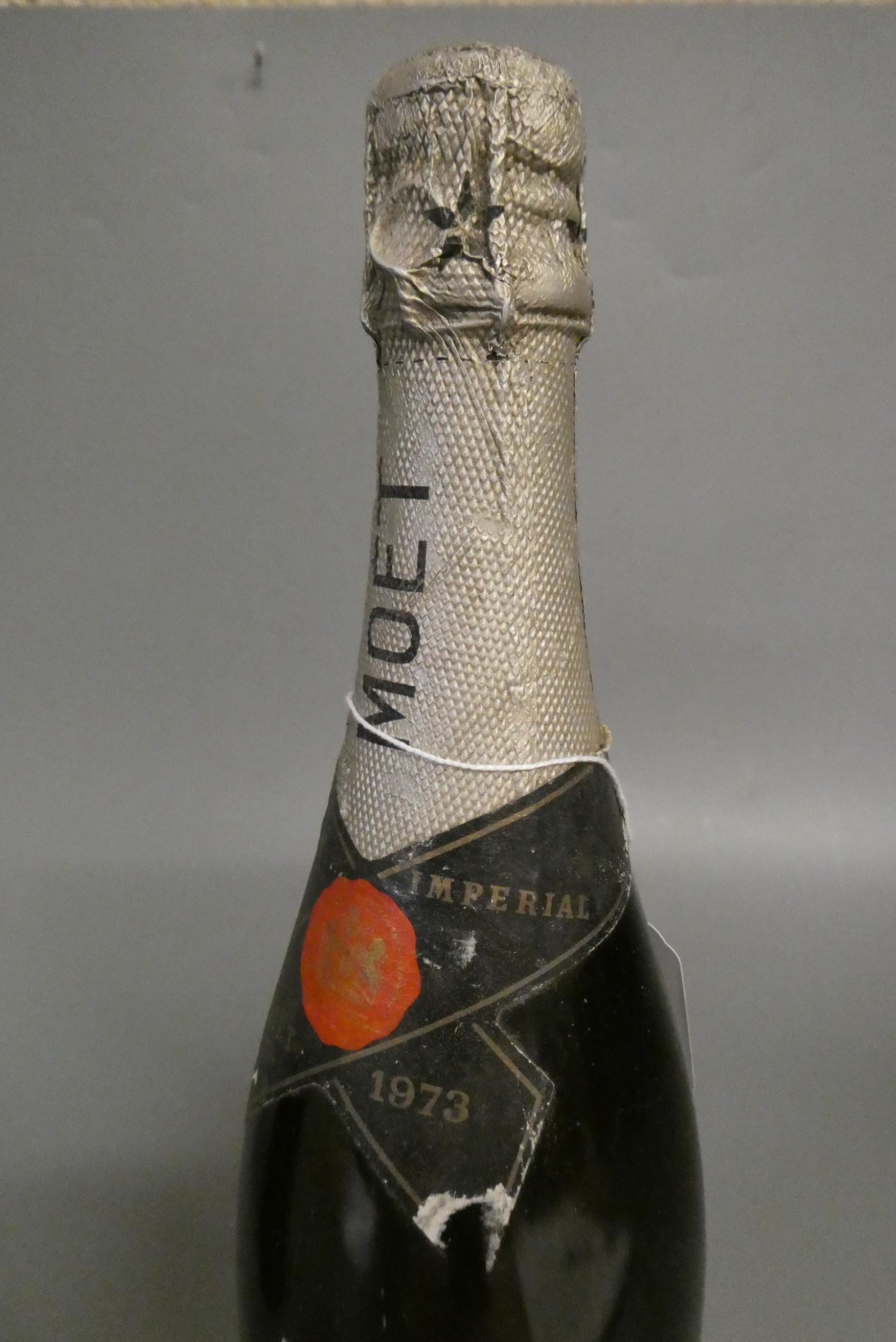 1 bottle Moet & Chandon, 1973, Dry Imperial champagne (Est. plus 24% premium inc. VAT) Image