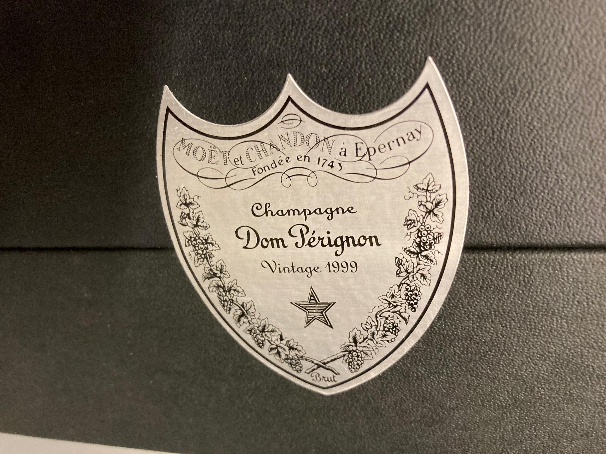 1 bottle Moet et Chandon, 1999, Dom Perignon, boxed (Est. plus 24% premium inc. VAT) Image