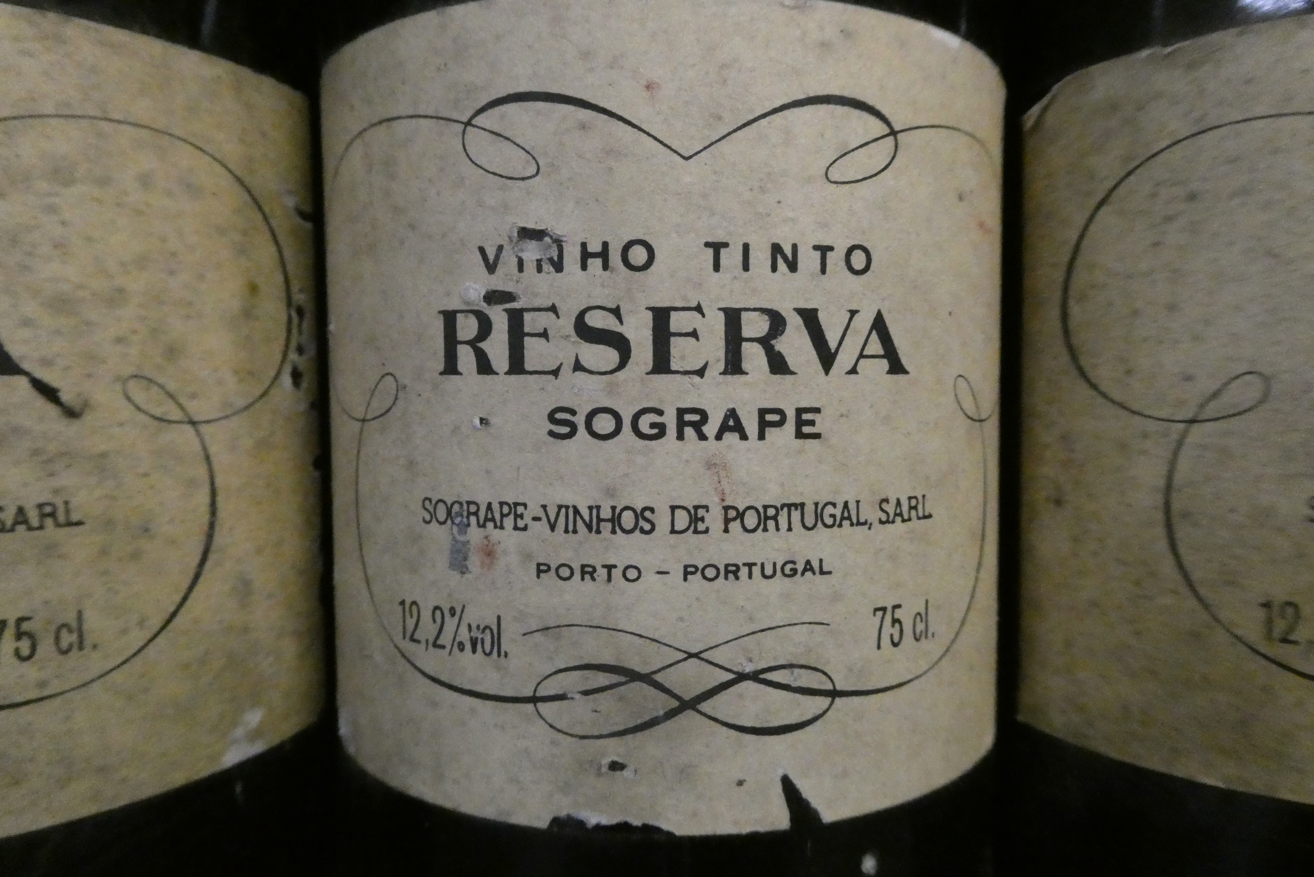 5 bottles of red, comprising 1 Gevrey-Chambertin, 1997, moillard, 1 Garrfeira Particular, 1963, Image