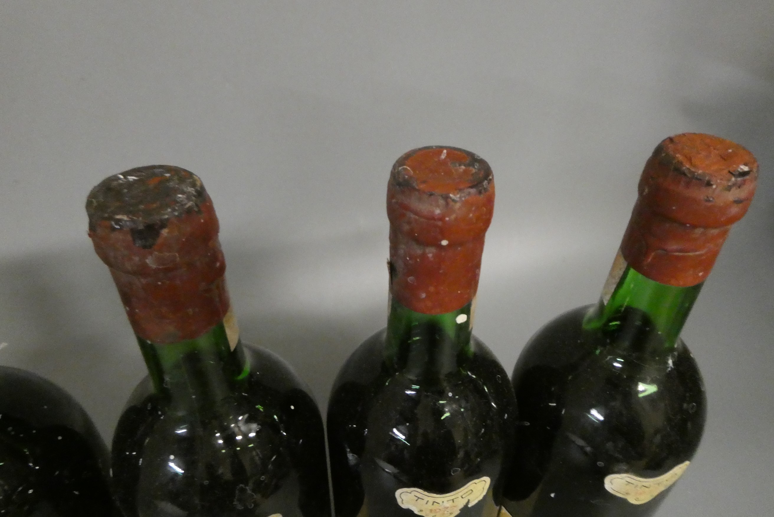 5 bottles of red, comprising 1 Gevrey-Chambertin, 1997, moillard, 1 Garrfeira Particular, 1963, Image