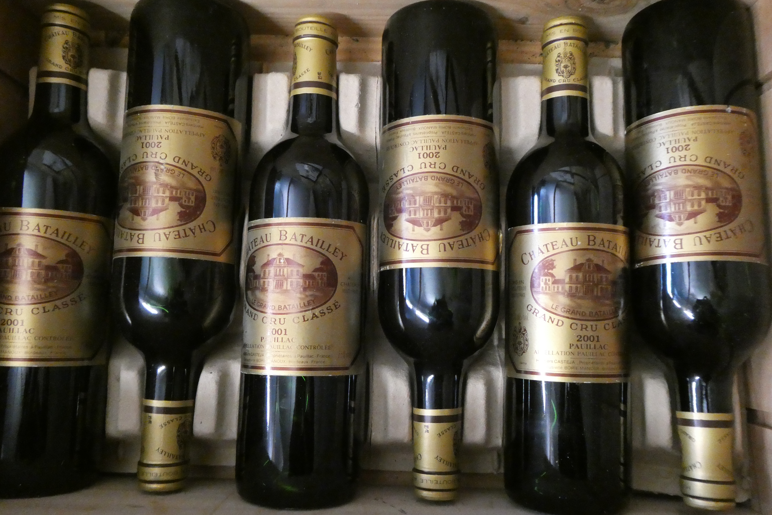 6 bottles Chateau Batailley, 2001, Pauillac, grand cru classe Image