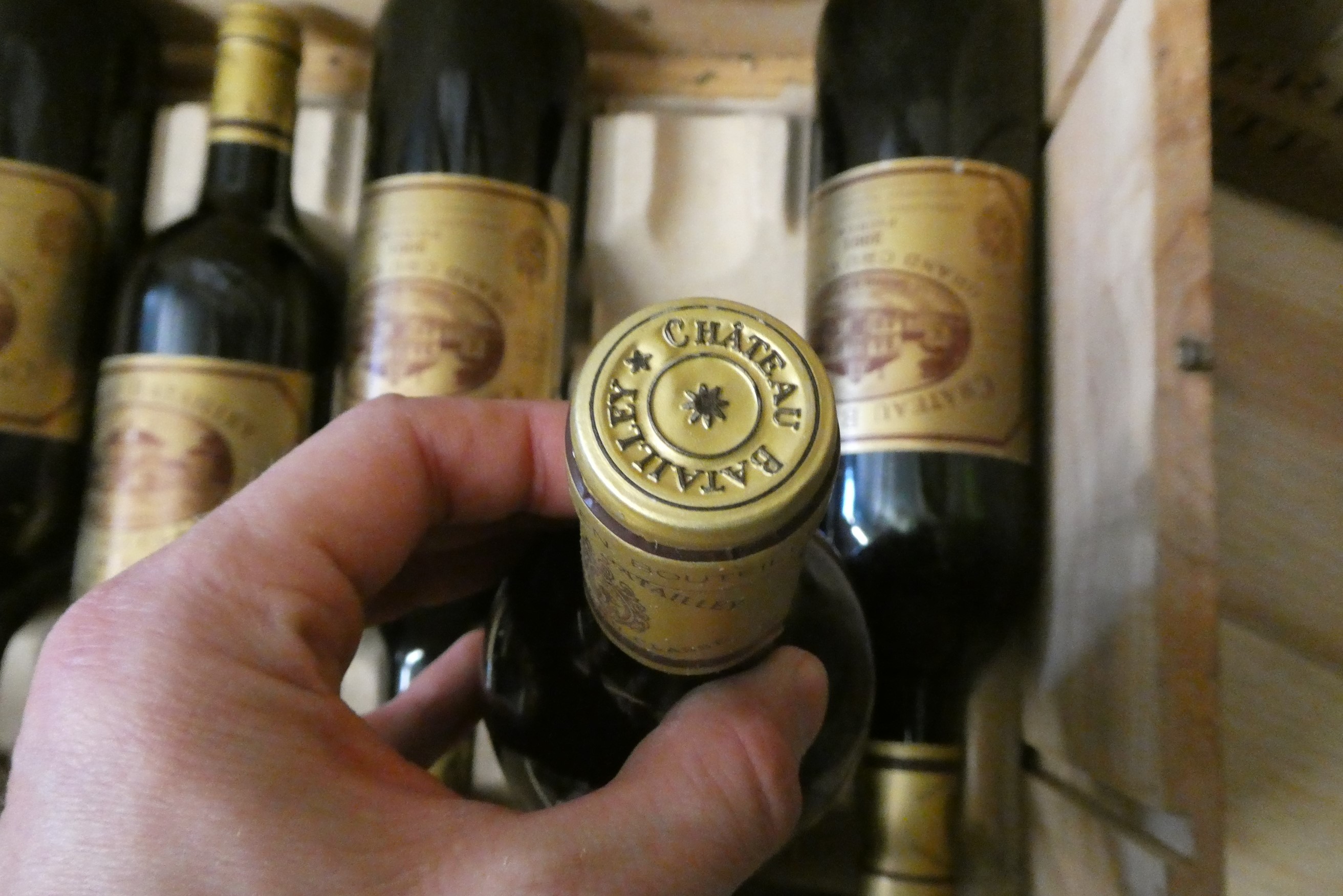 6 bottles Chateau Batailley, 2001, Pauillac, grand cru classe Image