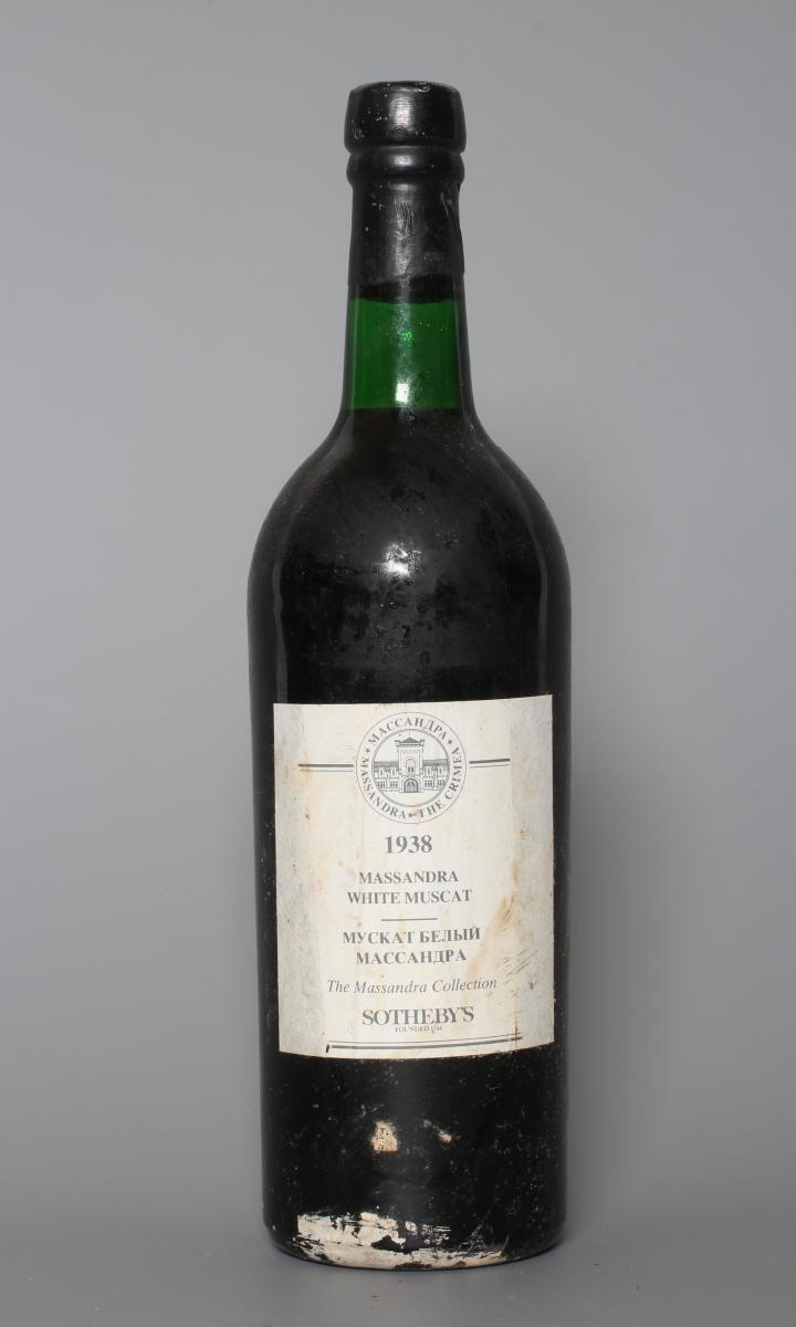 1 bottle Massandra, 1938, white muscat, Sotheby's label (Est. plus 24% premium inc. VAT) Image