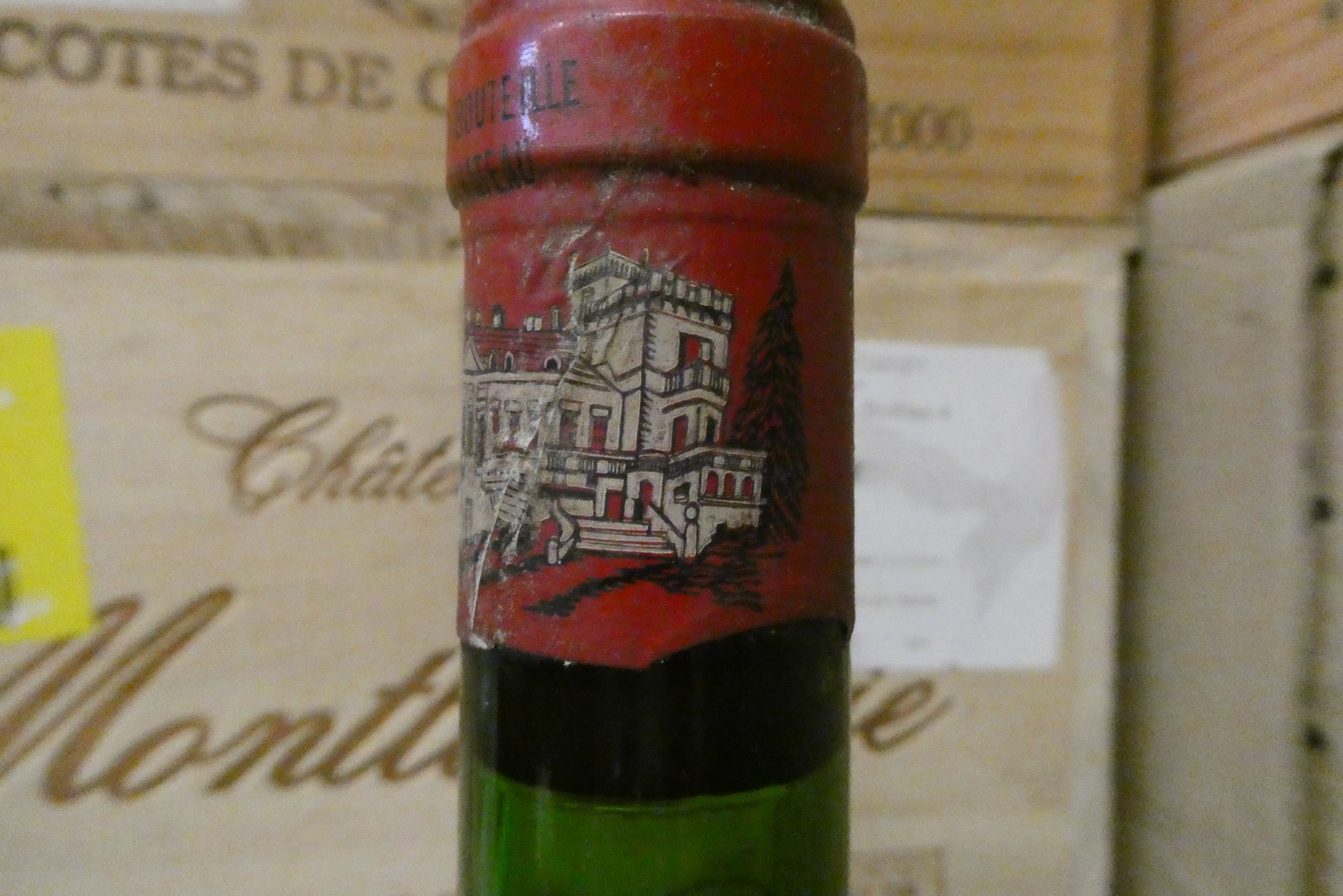 1 bottle Chateau Ducru-Beaucaillou, 1971, Saint-Julien-Medoc (Est. plus 24% premium inc. VAT) Image