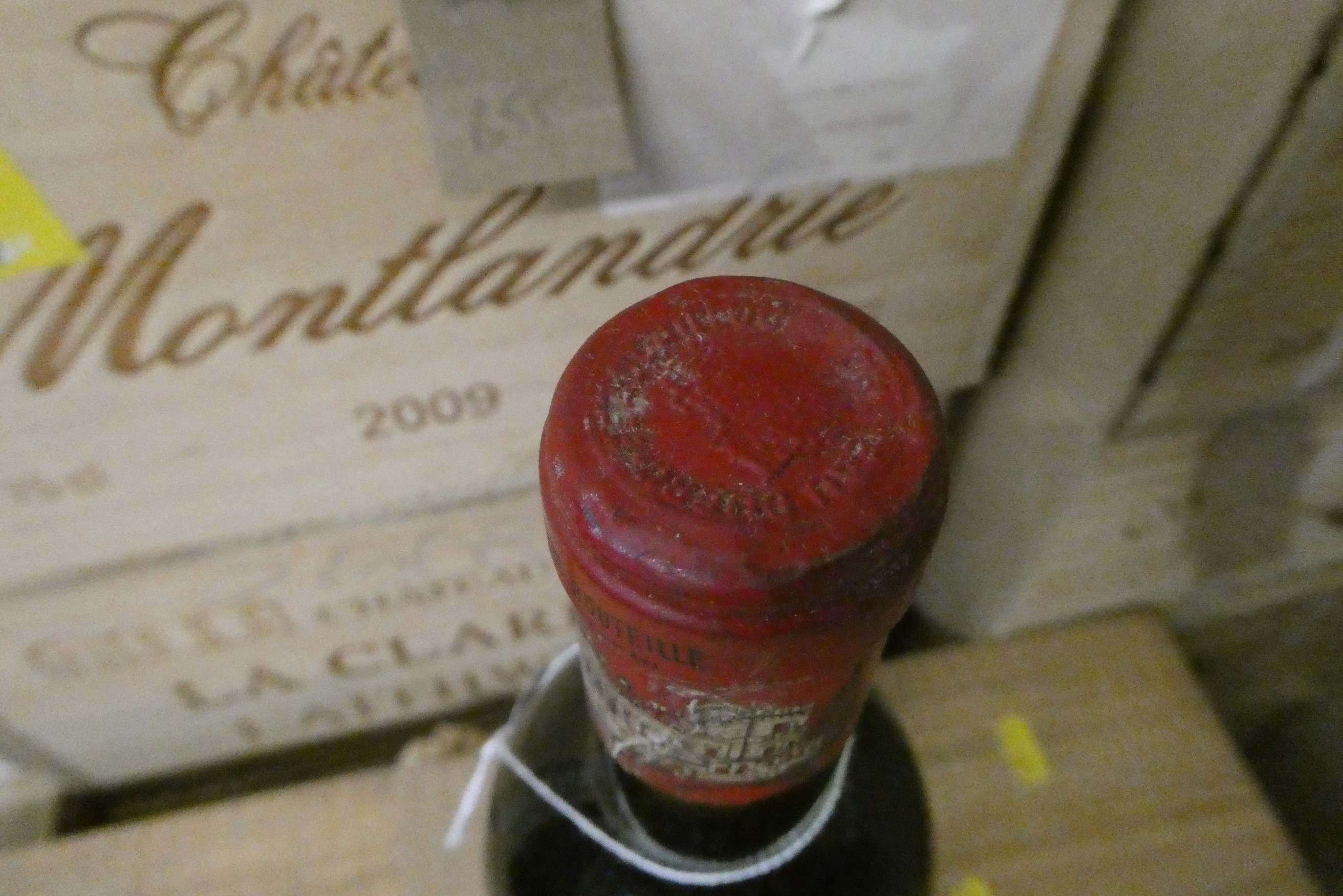 1 bottle Chateau Ducru-Beaucaillou, 1971, Saint-Julien-Medoc (Est. plus 24% premium inc. VAT) Image