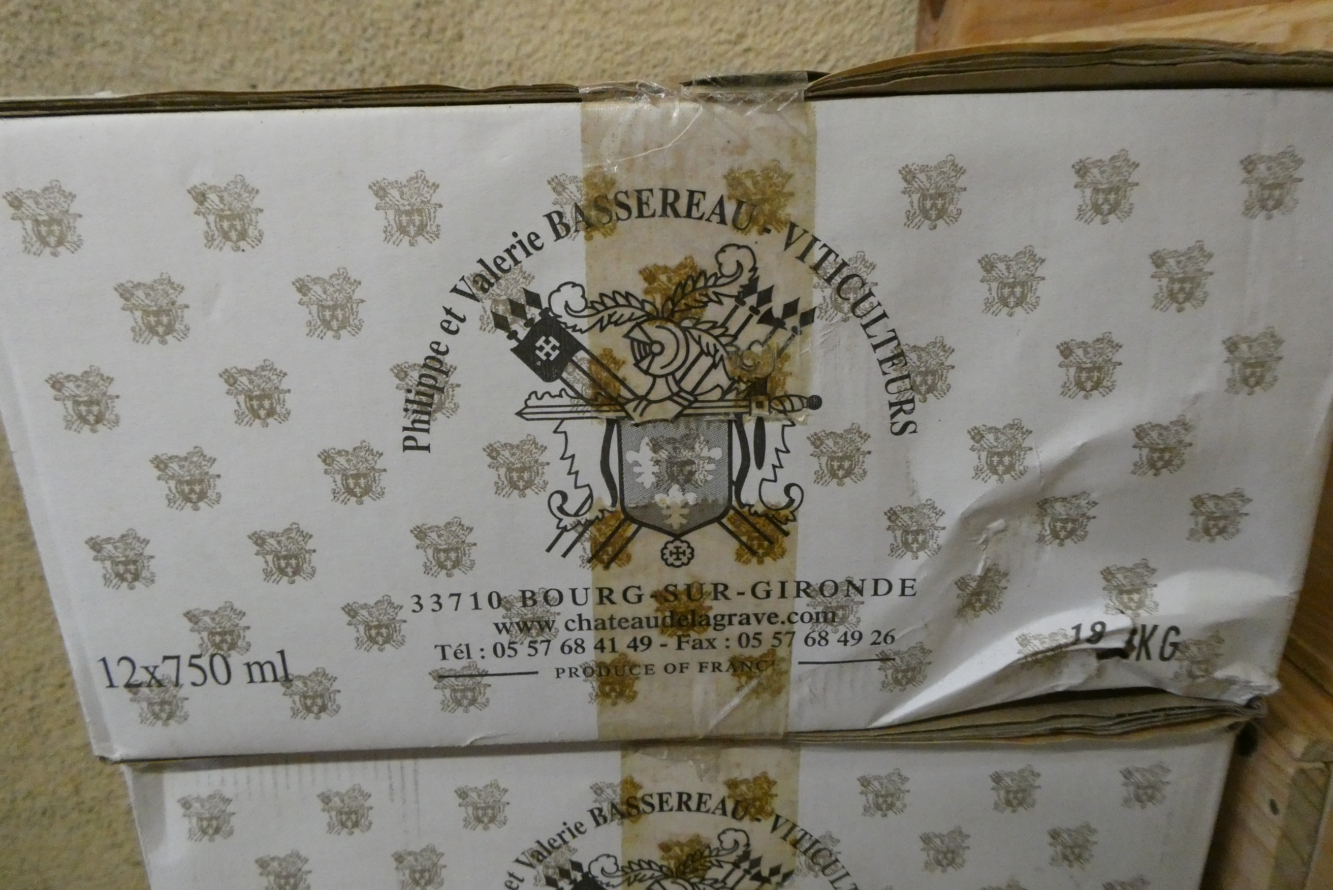 12 bottles Chateau De La Grave, 2000, Caractere, Cotes de Bourg, OC (Est. plus 24% premium inc. VAT) Image