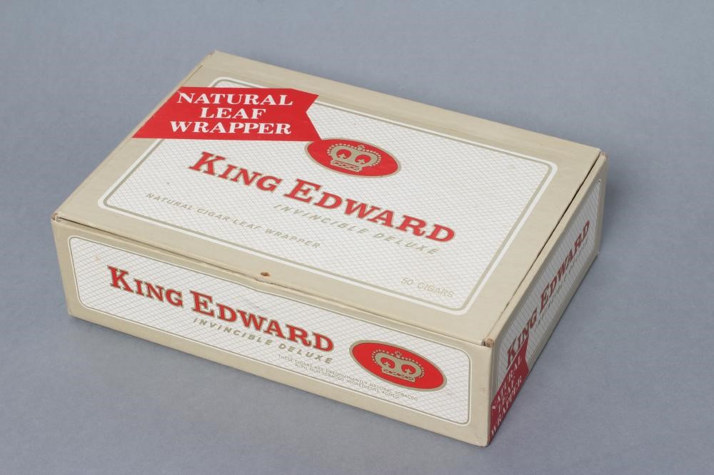 1 box of 45 King Edward Invincible Deluxe cigars (Est. plus 24% premium inc. VAT) Image