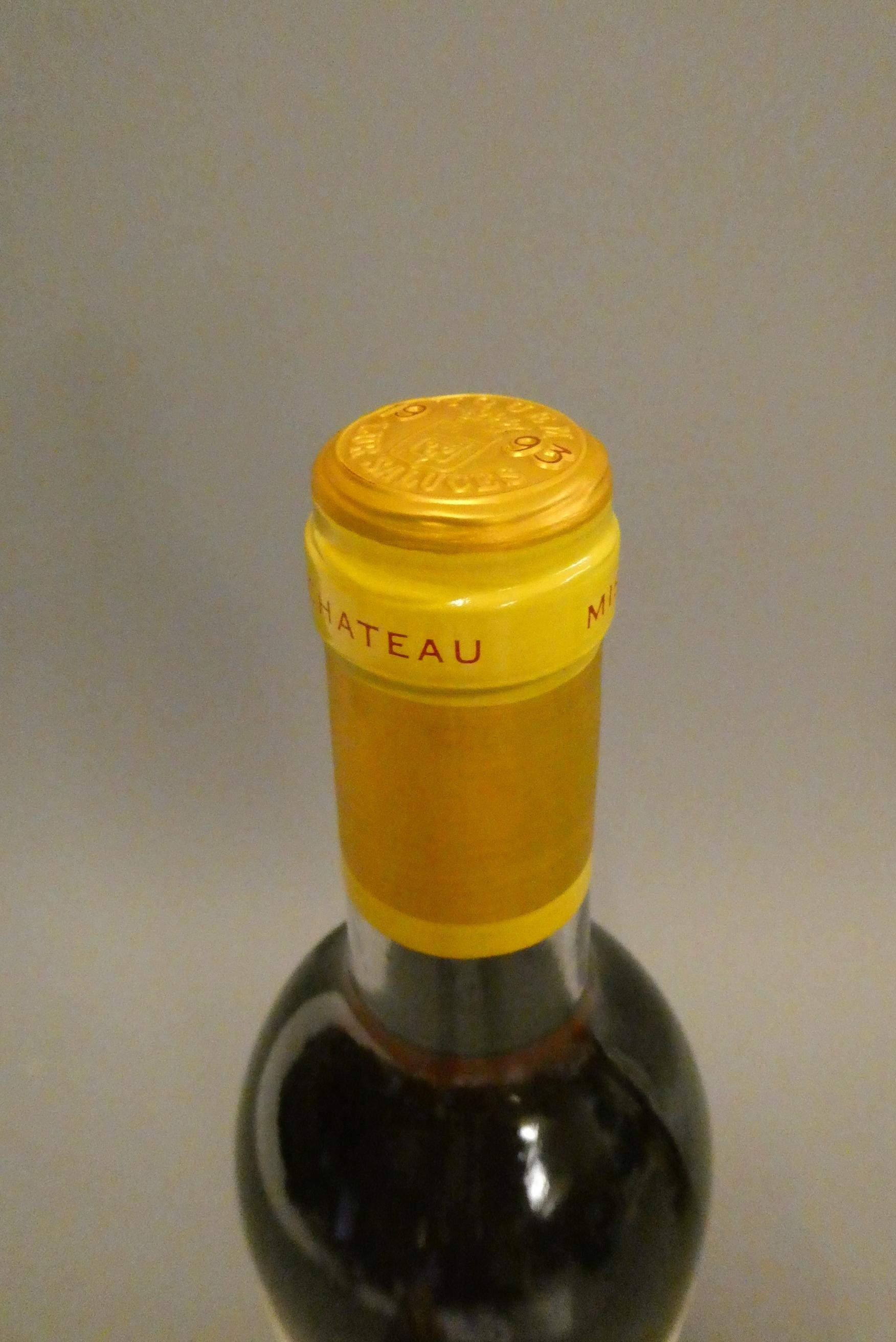 1 bottle Chateau Yquem, 1993, Sur-Saluces, sauternes (Est. plus 24% premium inc. VAT) Image