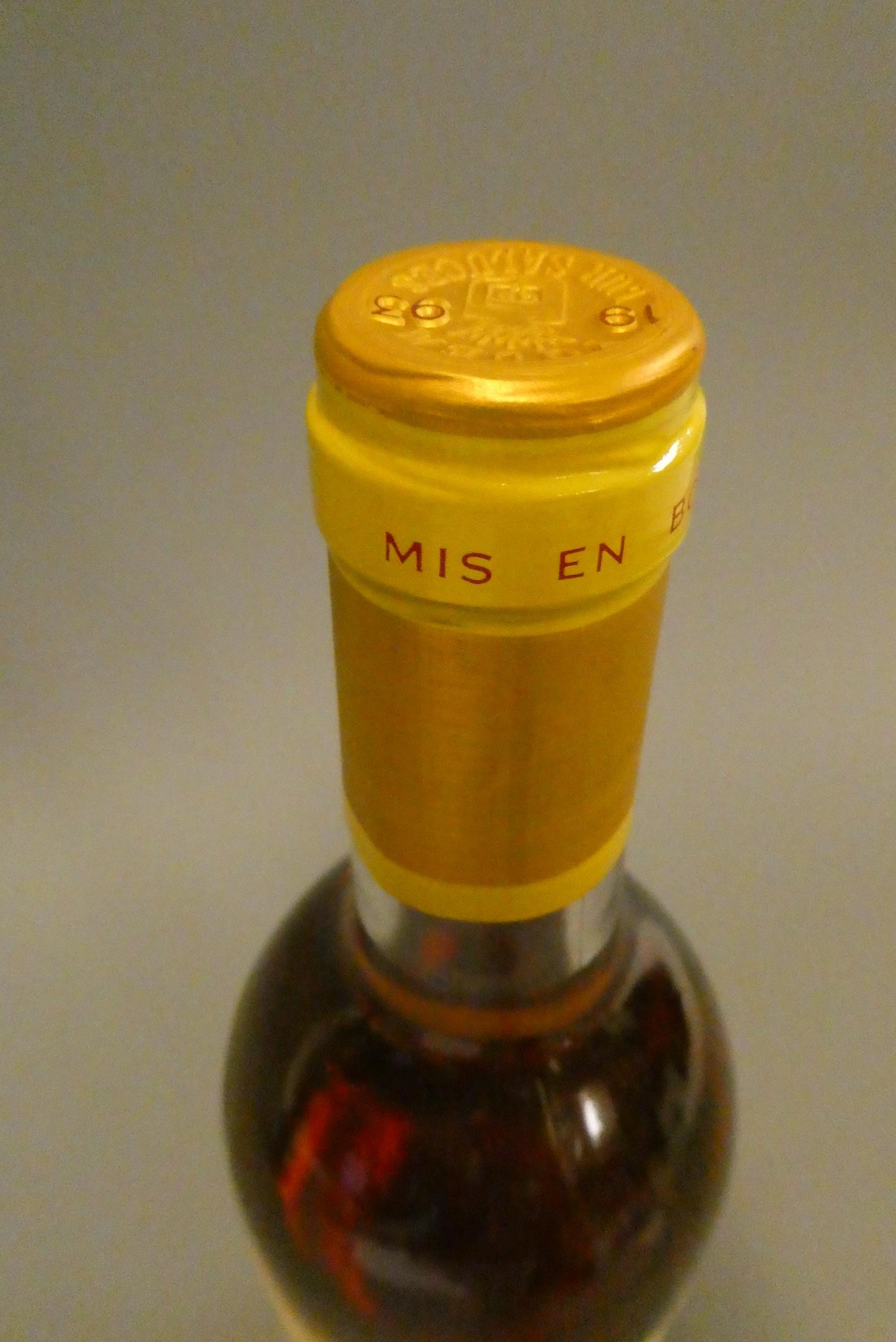 1 bottle Chateau Yquem, 1993, Sur-Saluces, sauternes (Est. plus 24% premium inc. VAT) Image