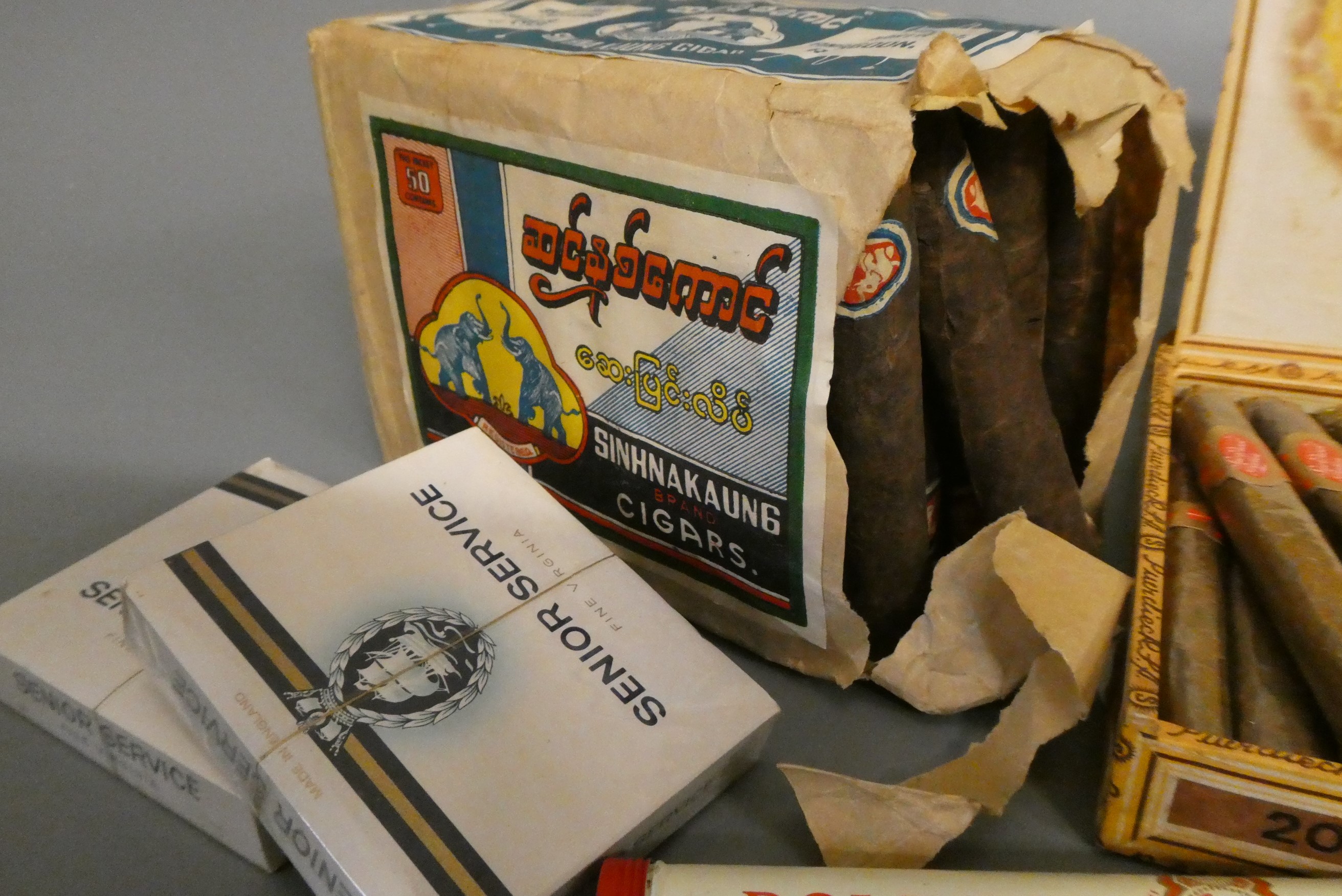 Collection of cigars & cigarettes Image