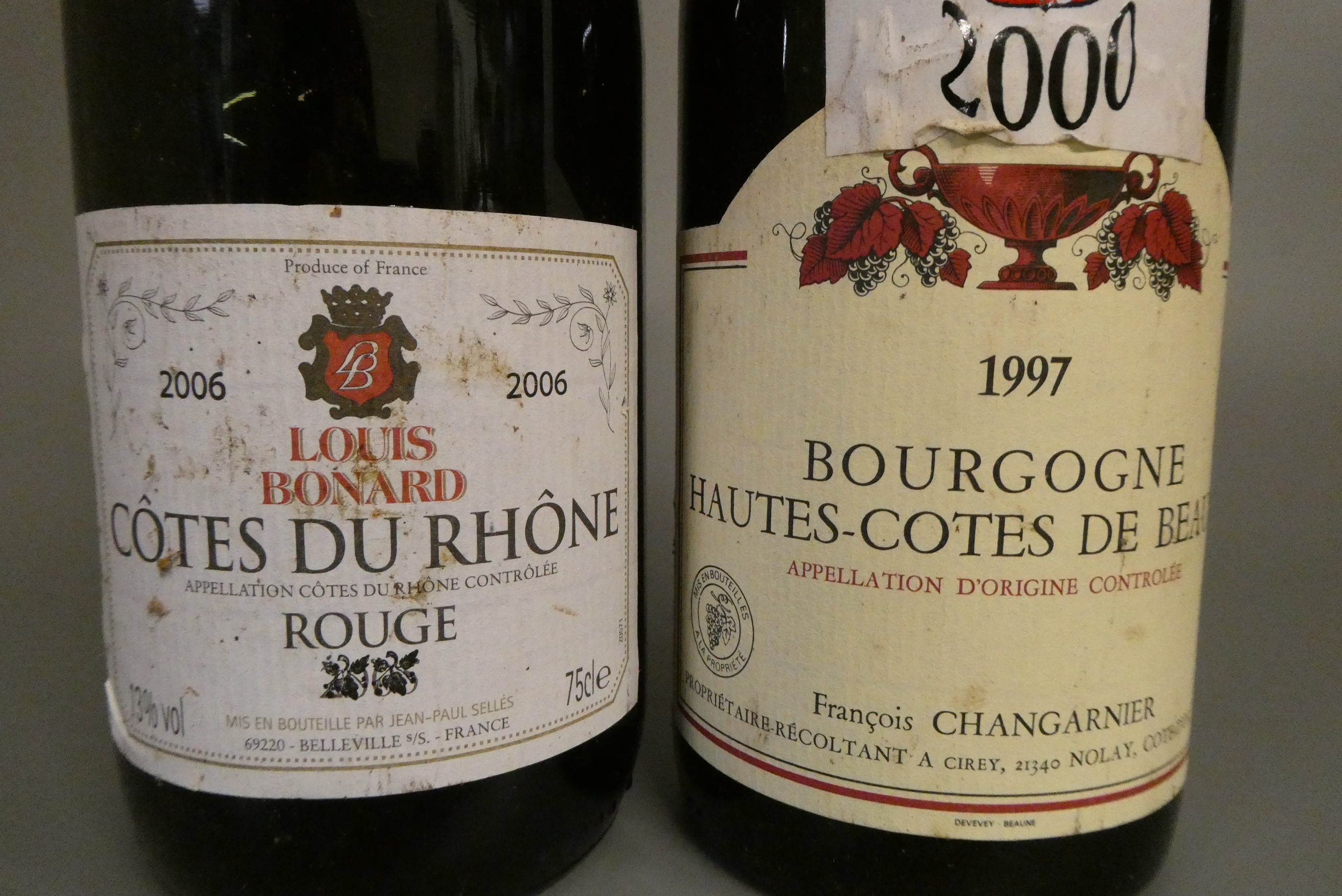 2 bottles of red Burgundy, comprising 1 1997 Bourgogne Hautes-Cotes de Beaune and 1 2006 Louis Image