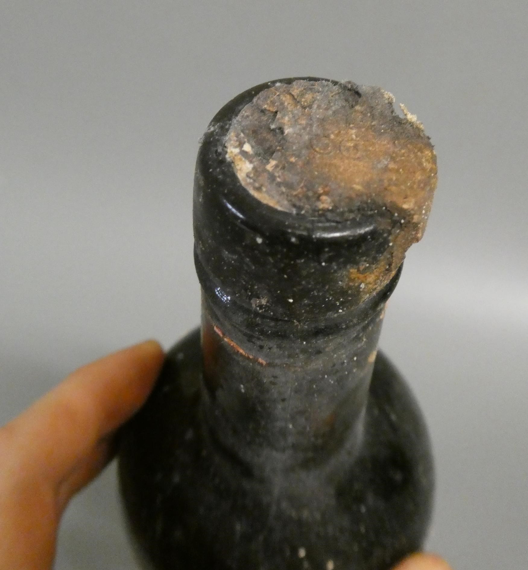 1 bottle Grahams 1966 vintage port (Est. plus 24% premium inc. VAT) Image