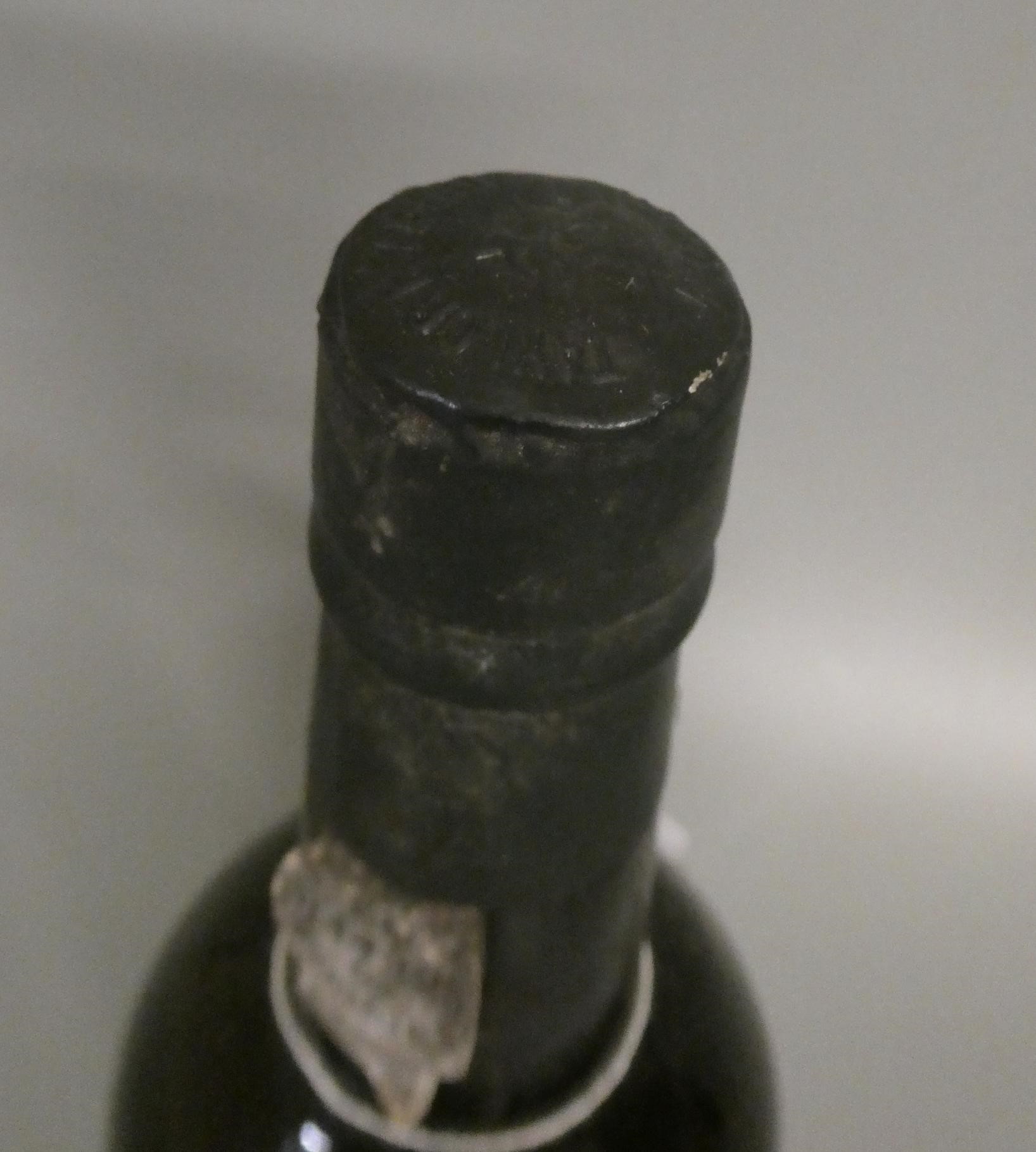 1 bottle Taylors 1986 vintage port (Est. plus 24% premium inc. VAT) Image