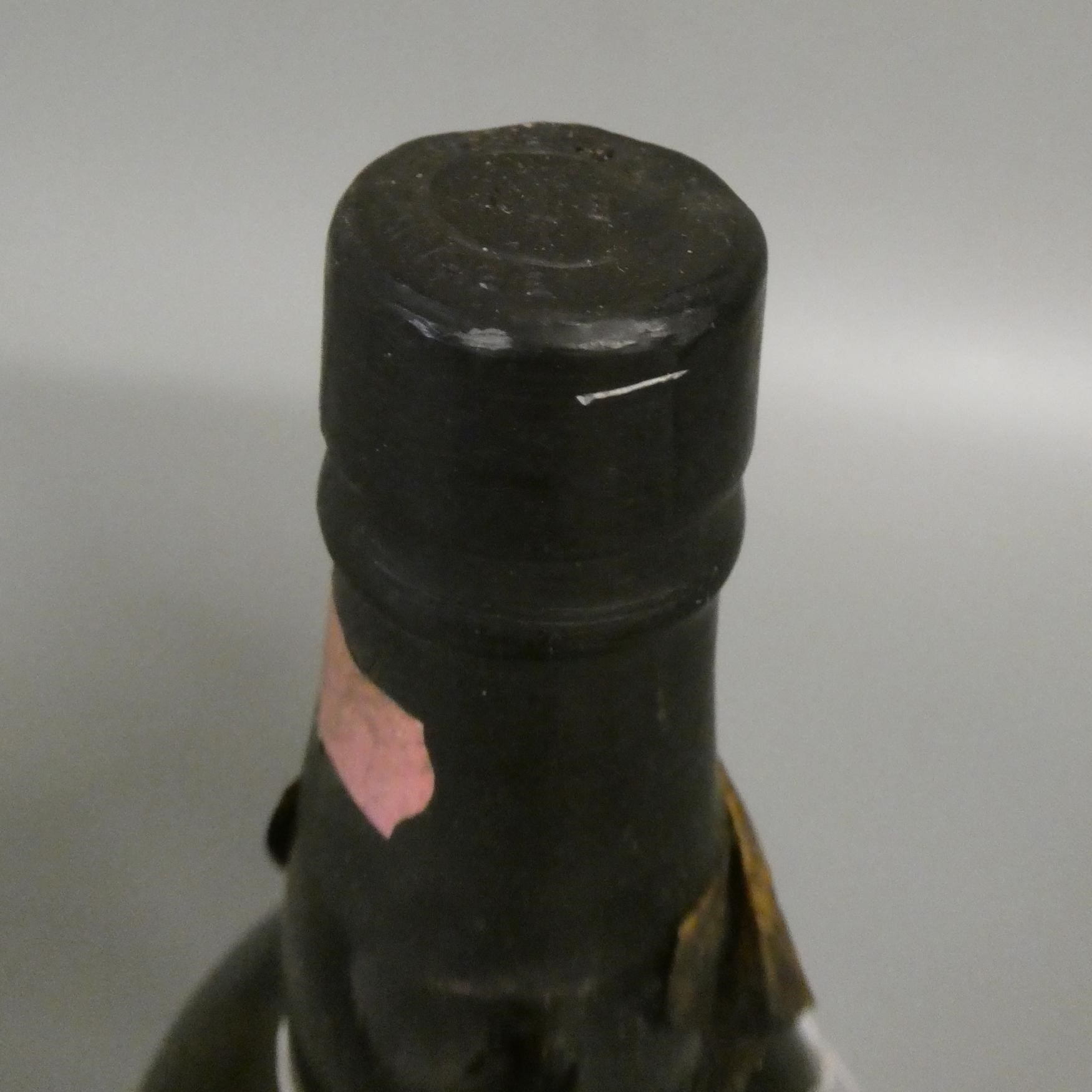 1 bottle Butler, Nephew & Co. 1975 vintage port (Est. plus 24% premium inc. VAT) Image