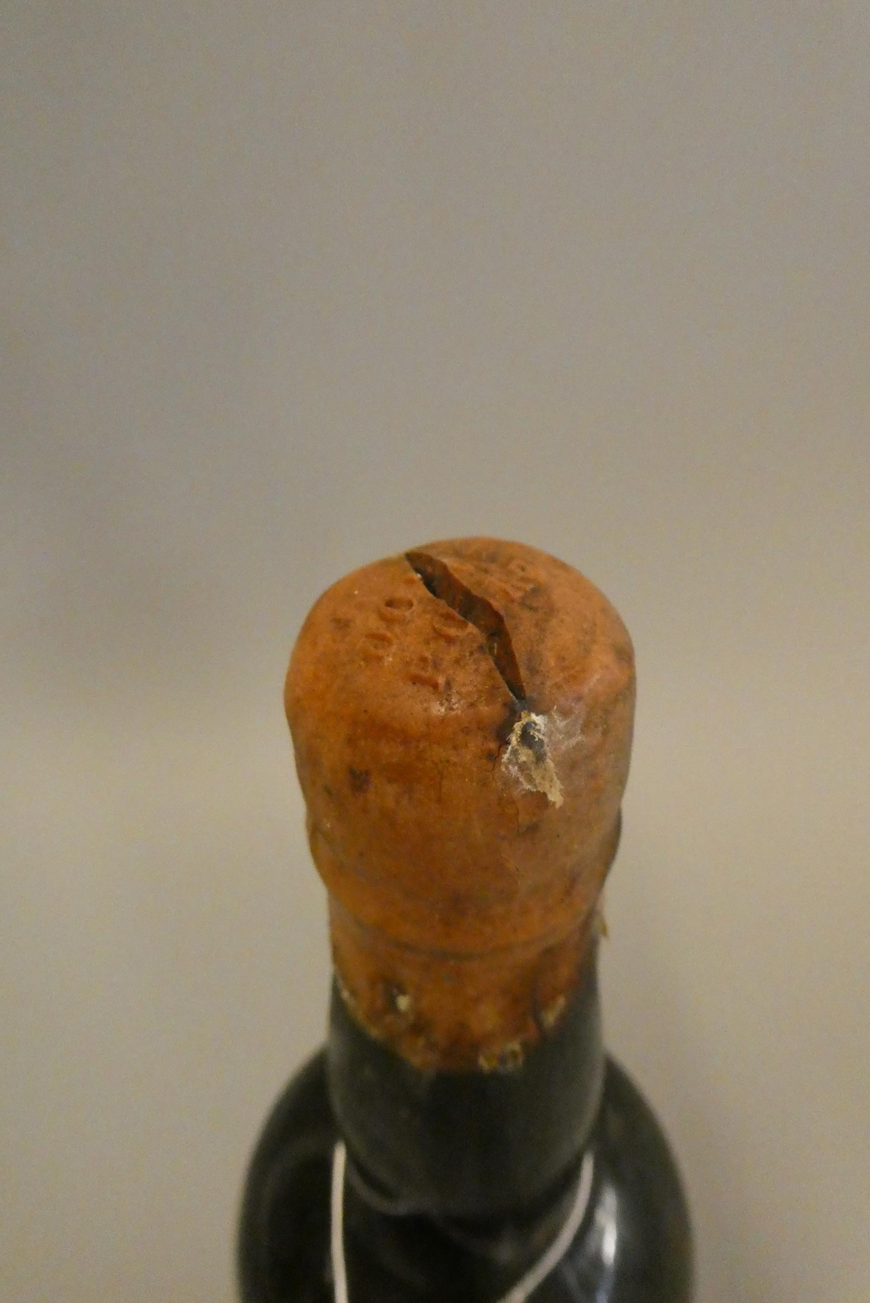 1 bottle Dow's 1947 vintage port (Est. plus 24% premium inc. VAT) Image