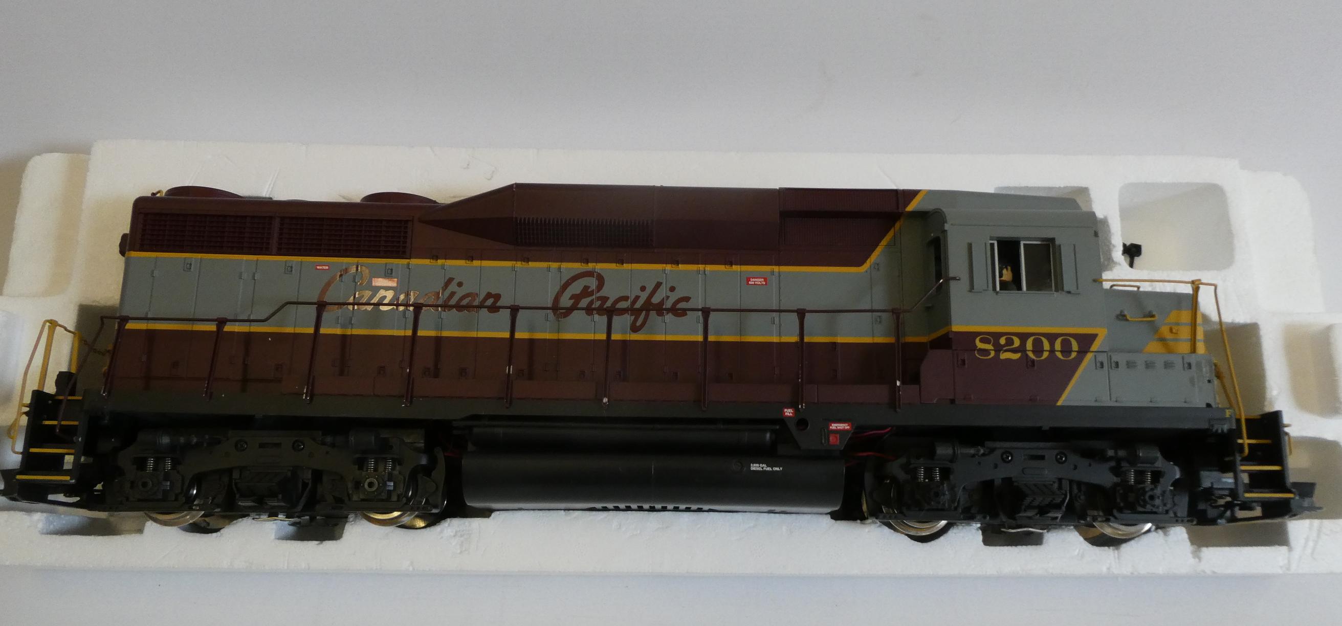 US trains EMD GP30 in Canadian Pacific livery, boxed, good+ Image