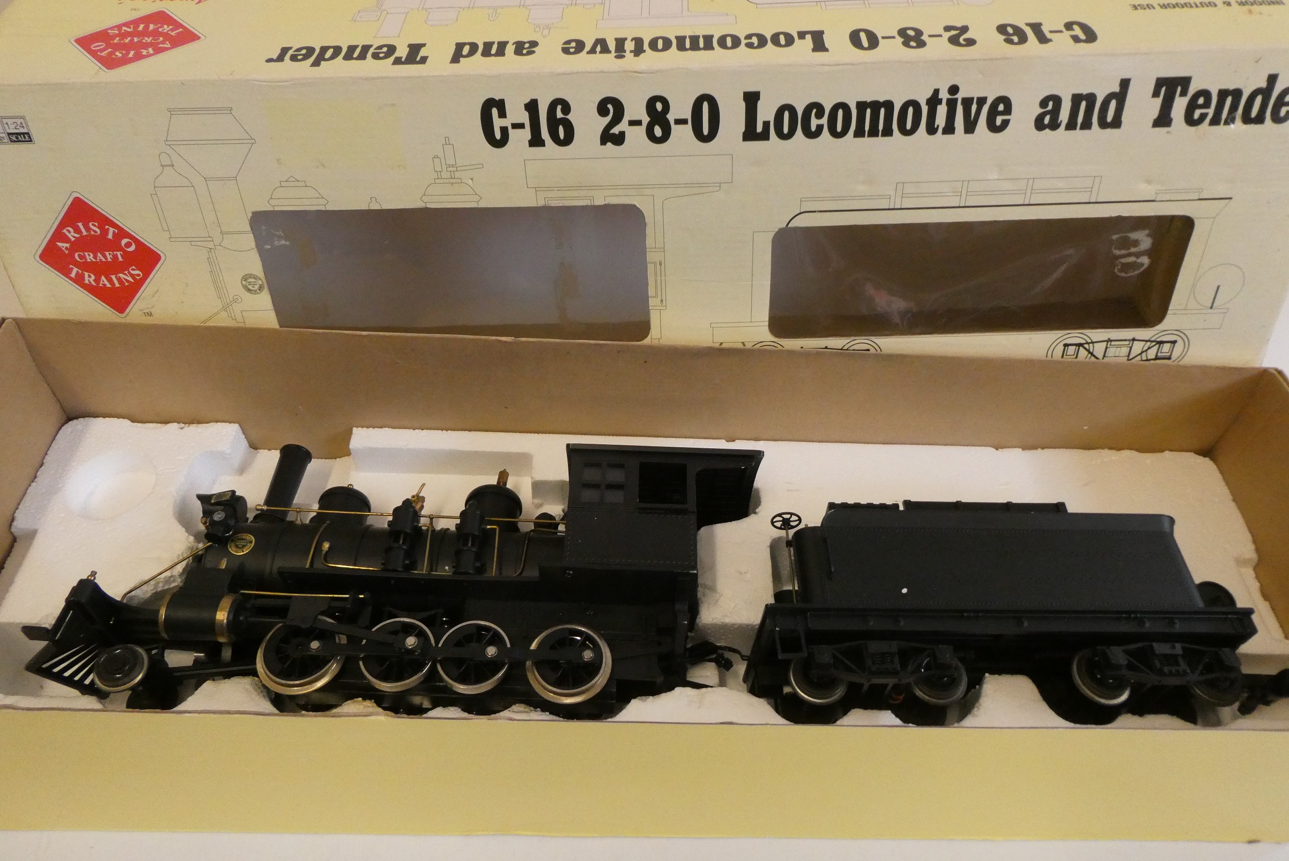 Aristocraft C16 locomotive and tender finished in black, boxed, excellent Image