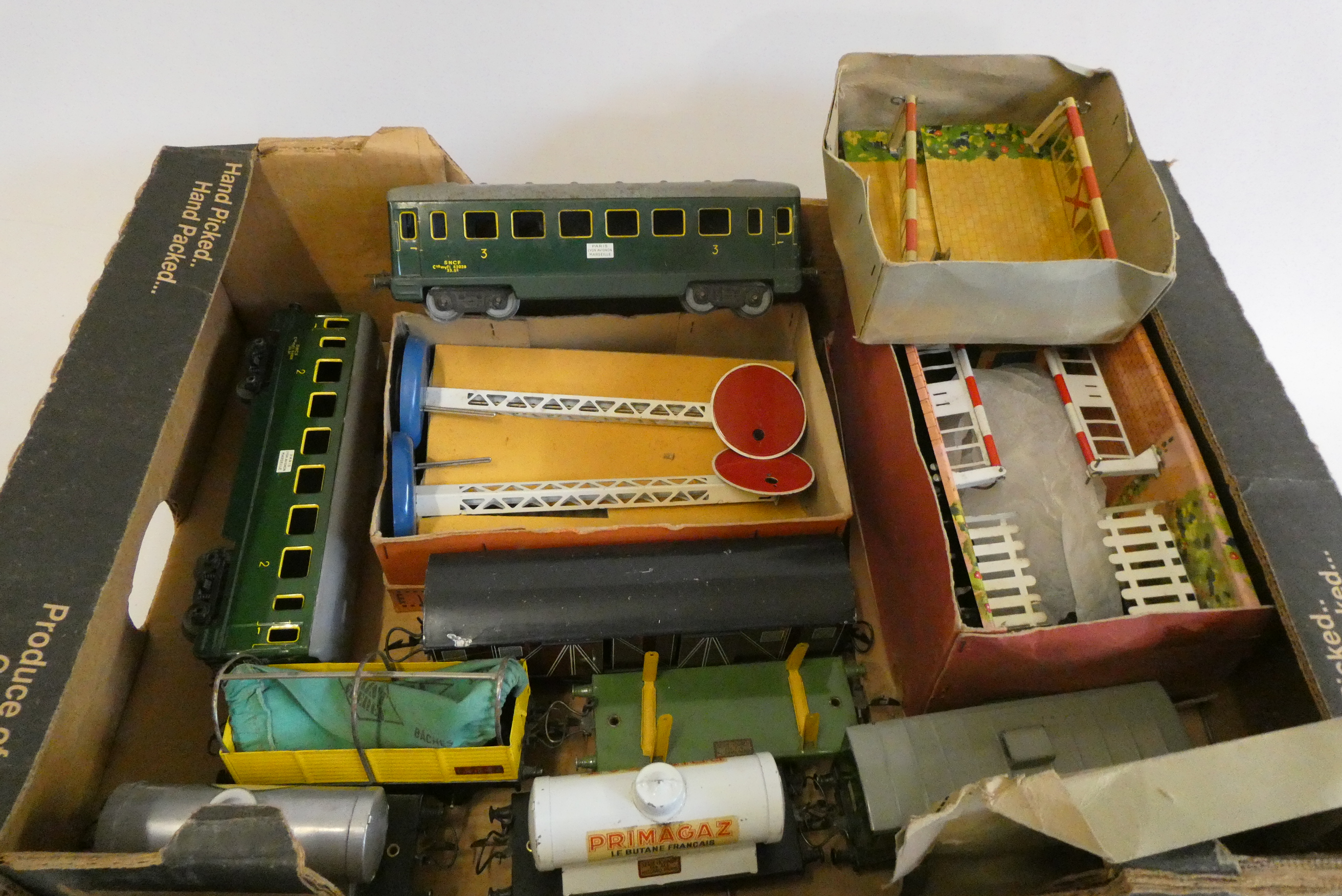 French Hornby wagons and accessories including level crossing signals, two coaches and goods trucks, Image