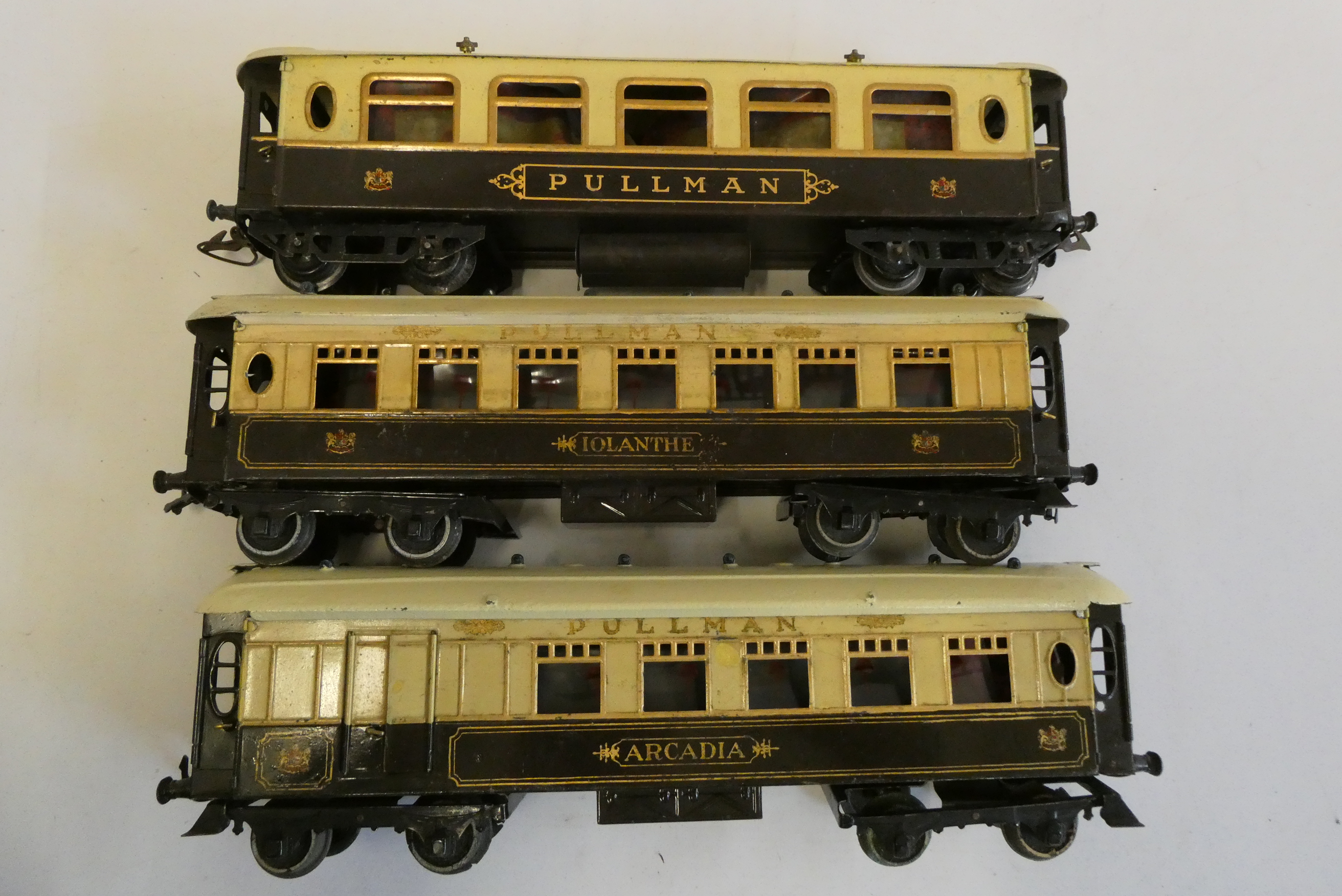 Three Hornby Pullman coaches including Iolanthe and Arcadian, some paint damage and window Image