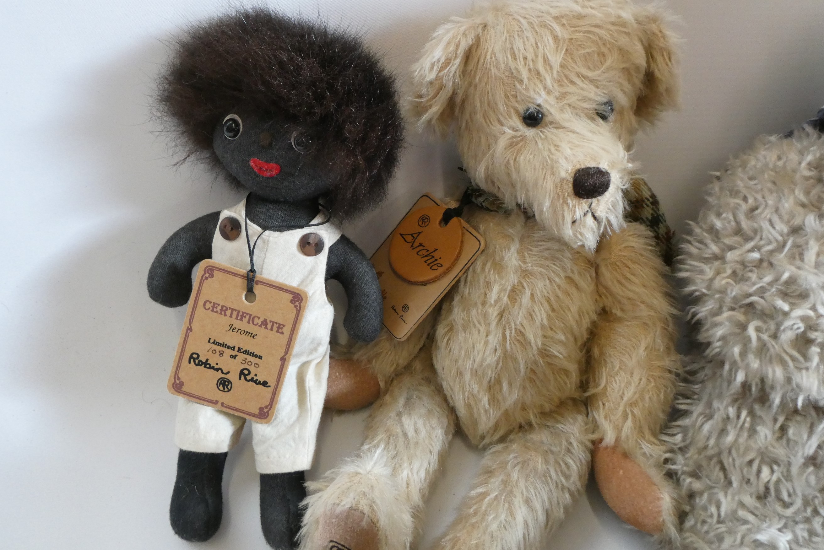 Eleven teddy bears and plush items, including two Robin Rive limited editions, a Gina bear and a Image
