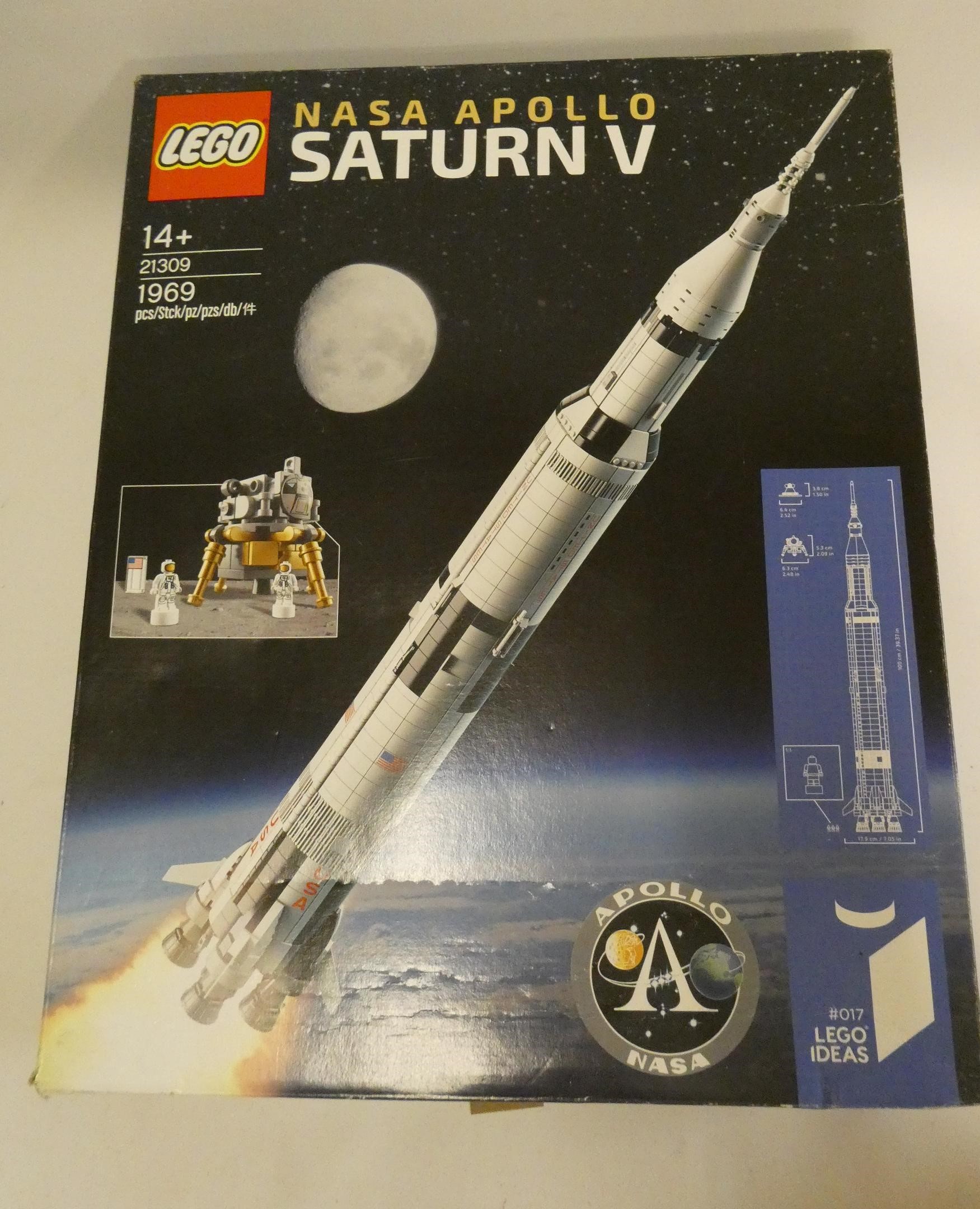 Lego set 21309, Nasa Apollo Saturn V, boxed Image