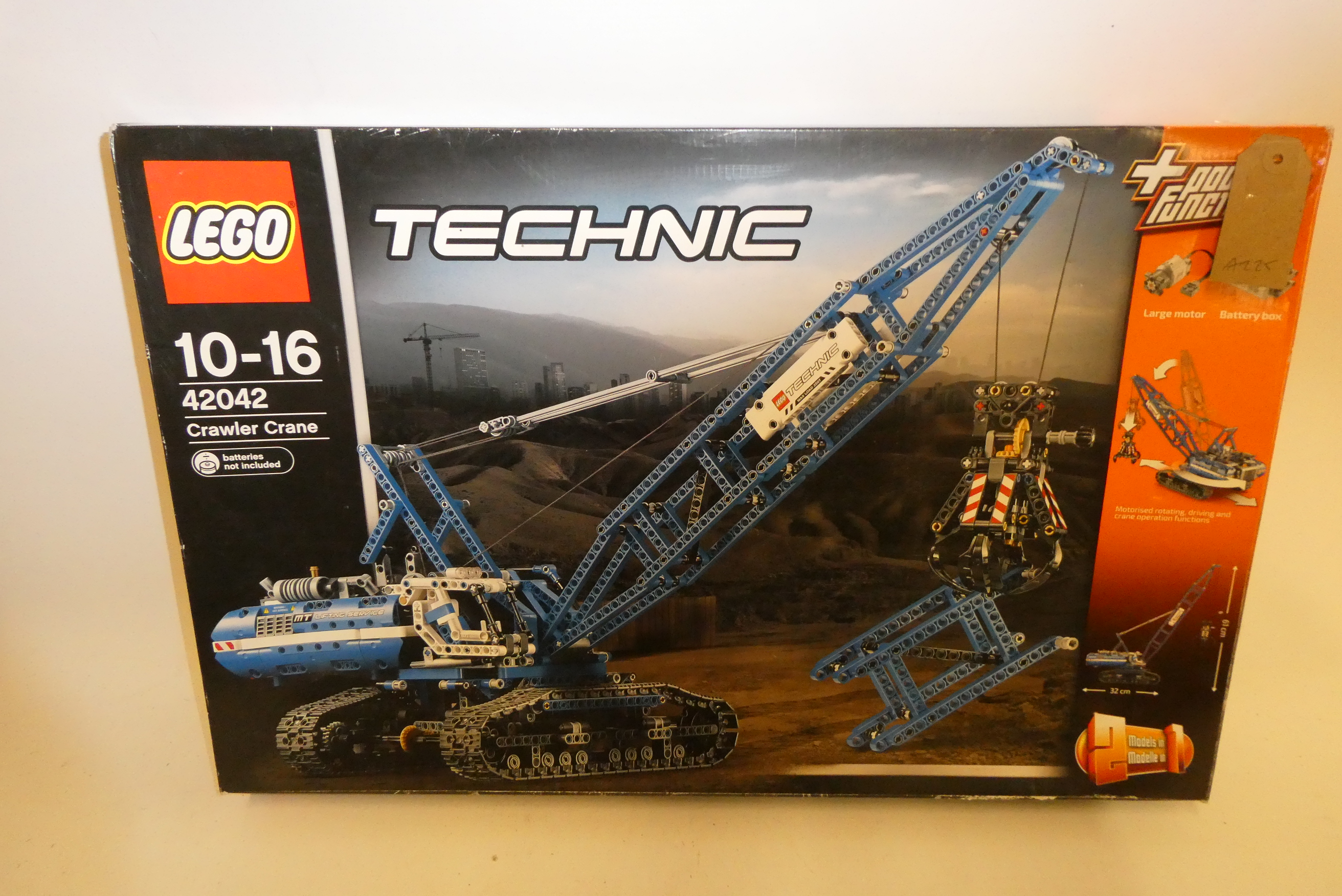 Lego Technic set 42042, Crawler Crane, boxed Image