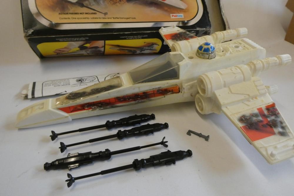 Star Wars The Empire Strikes back "Battle Damaged" X-Wing Fighter, boxed, vehicle fair, box af Image