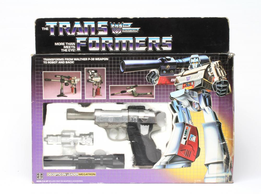 Transformers Decepticon Leader Walther P-38 Megatron, boxed, figure fair, box af Image
