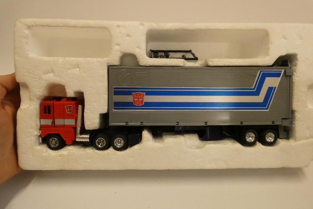 Transformers Autobot Optimus Prime, boxed, figure fair, box af Image