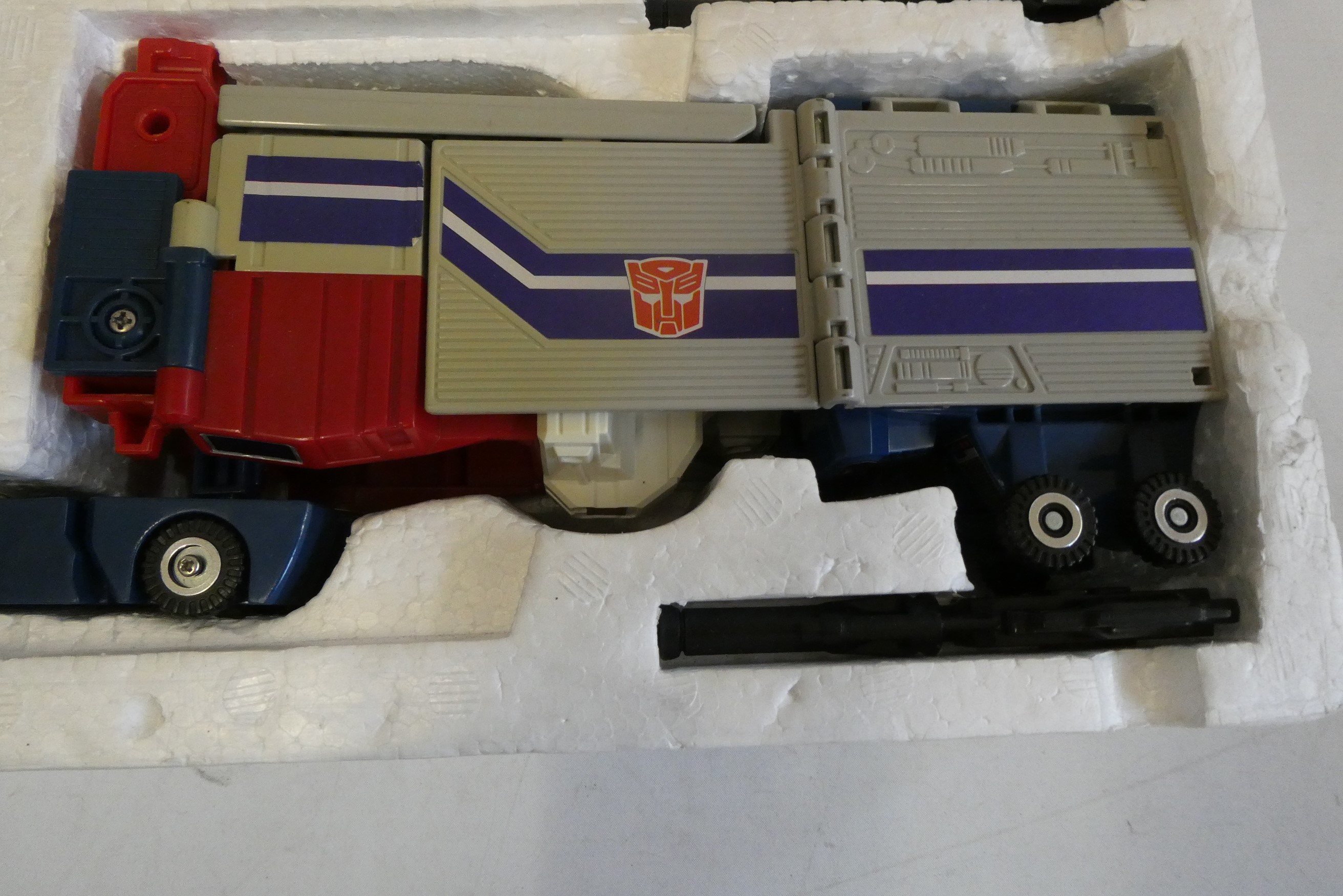 Transformer Optimus Prime, boxed, figure fair, box poor, af Image