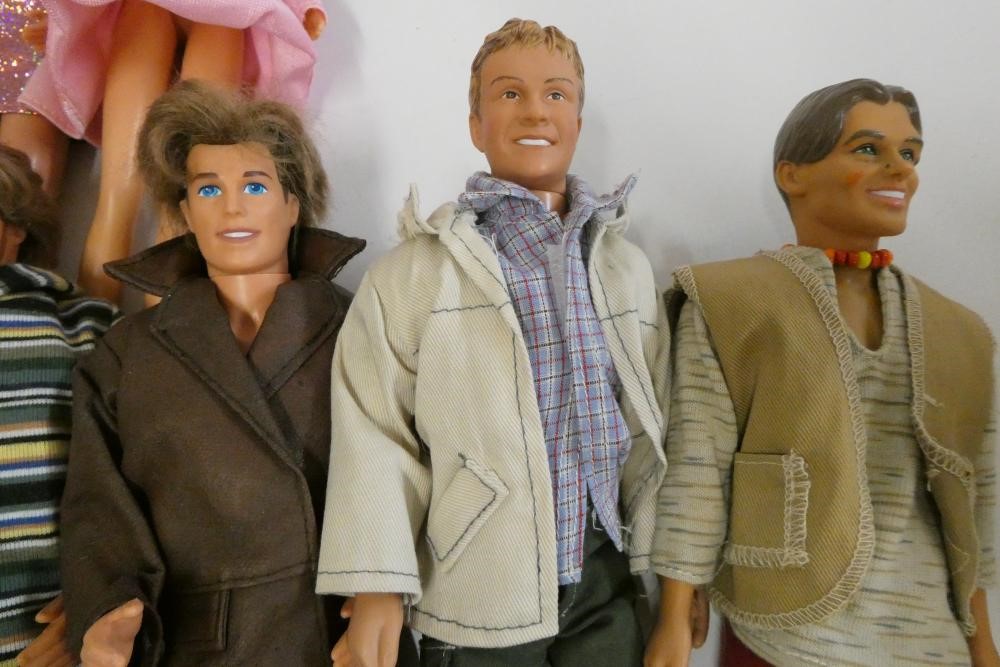 A box of Barbie accessories, Ken dolls, two Sindy dolls and Hasbro celebrity dolls etc, including a Image