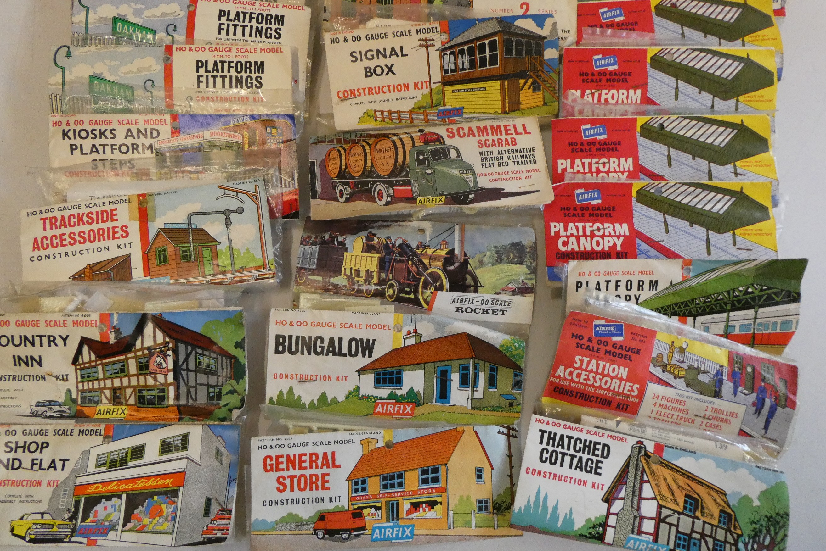 Thirty vintage bagged Airfix OO/HO scale line-side railway kits including buildings Image