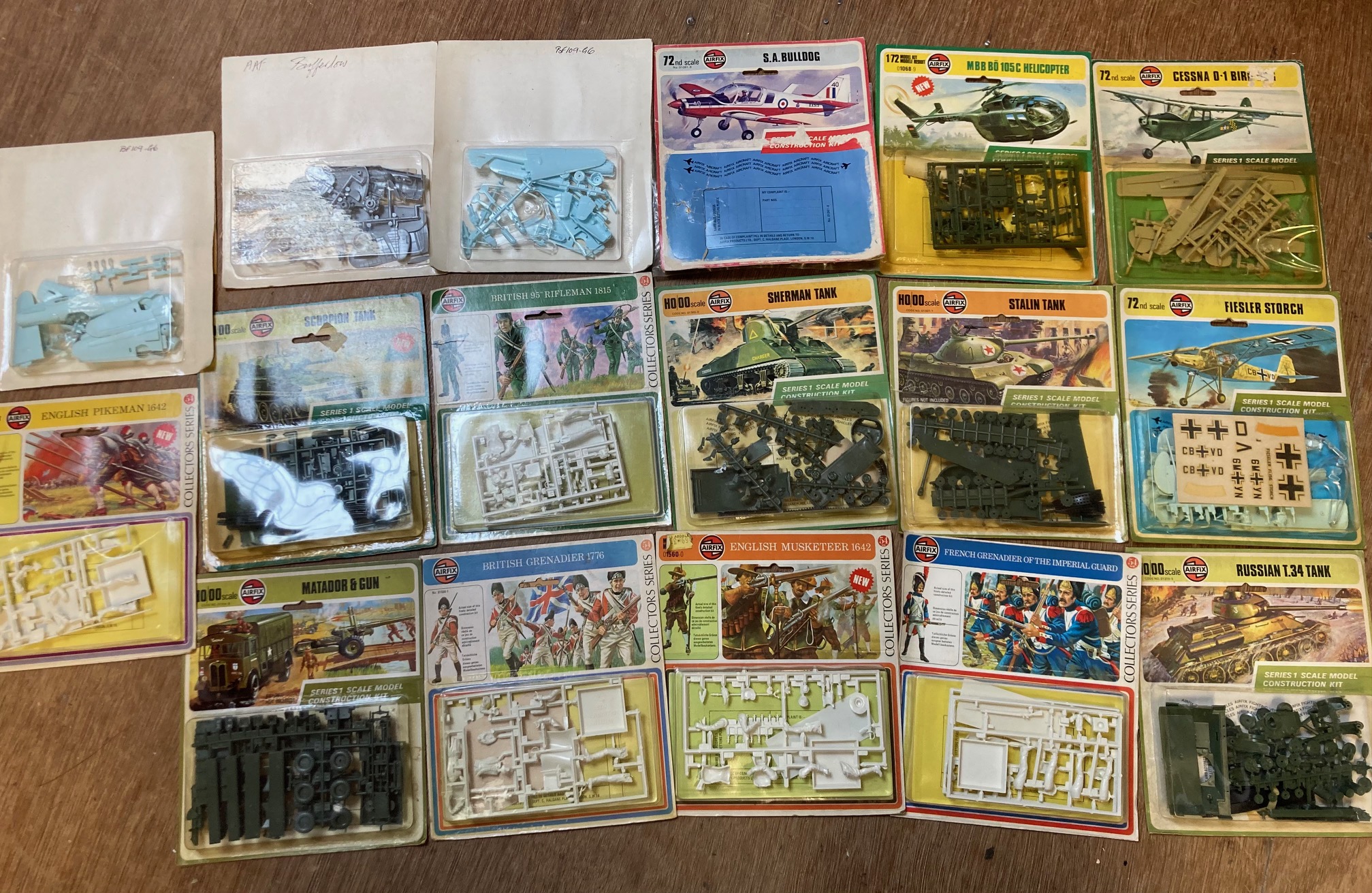 Seventeen Airfix carded 1/72nd scale and 54mm kits including military figures, aircraft and military Image