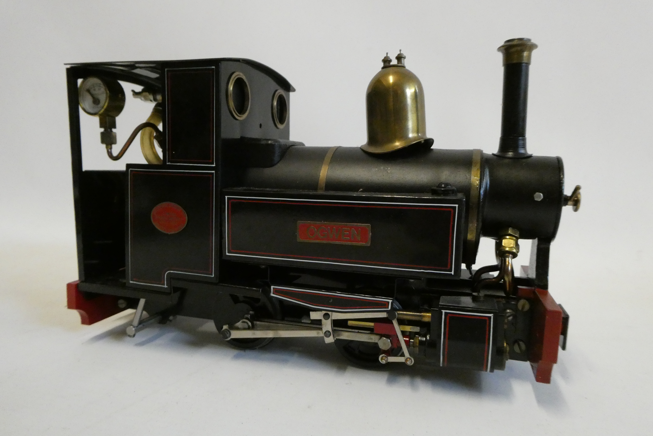 Avonside engineering company SM32 gas fired O-4-O tank locomotive Ogwin, finished in black, lined Image
