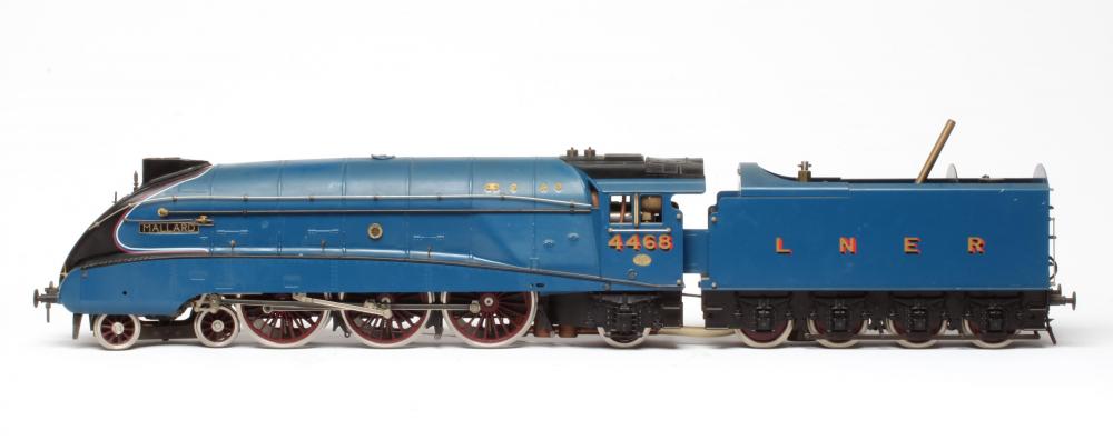 Fulgurex/Aster Gauge 1 LNER A4 locomotive Mallard finished in LNER blue with valanced covered valve Image