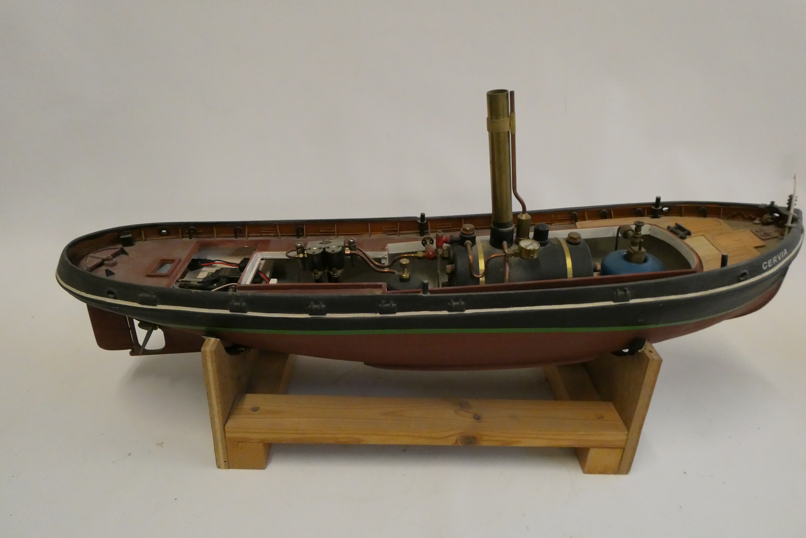 Live steam London Tug fitted with twin cylinder Martin Howse reversing engine Image