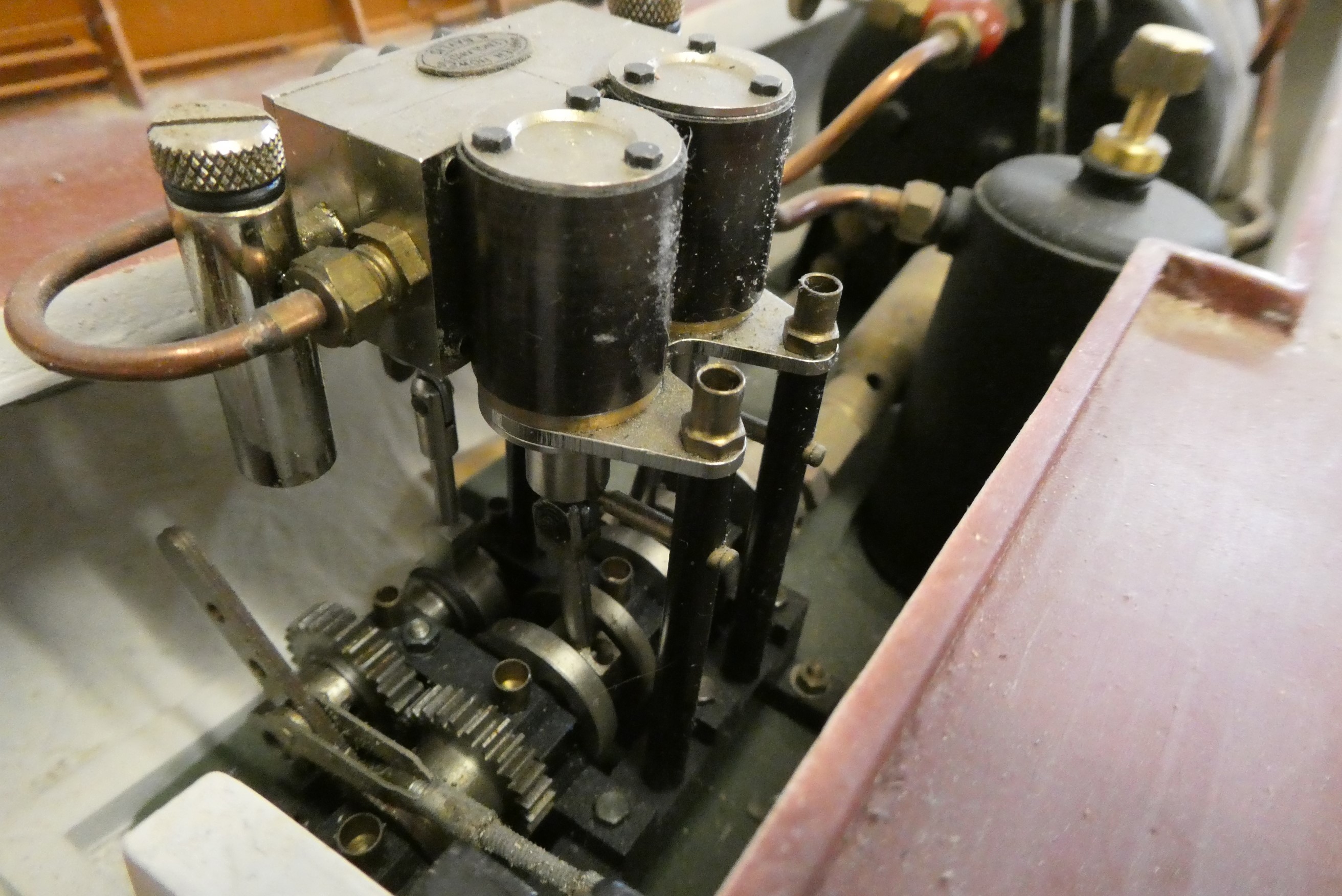 Live steam London Tug fitted with twin cylinder Martin Howse reversing engine Image