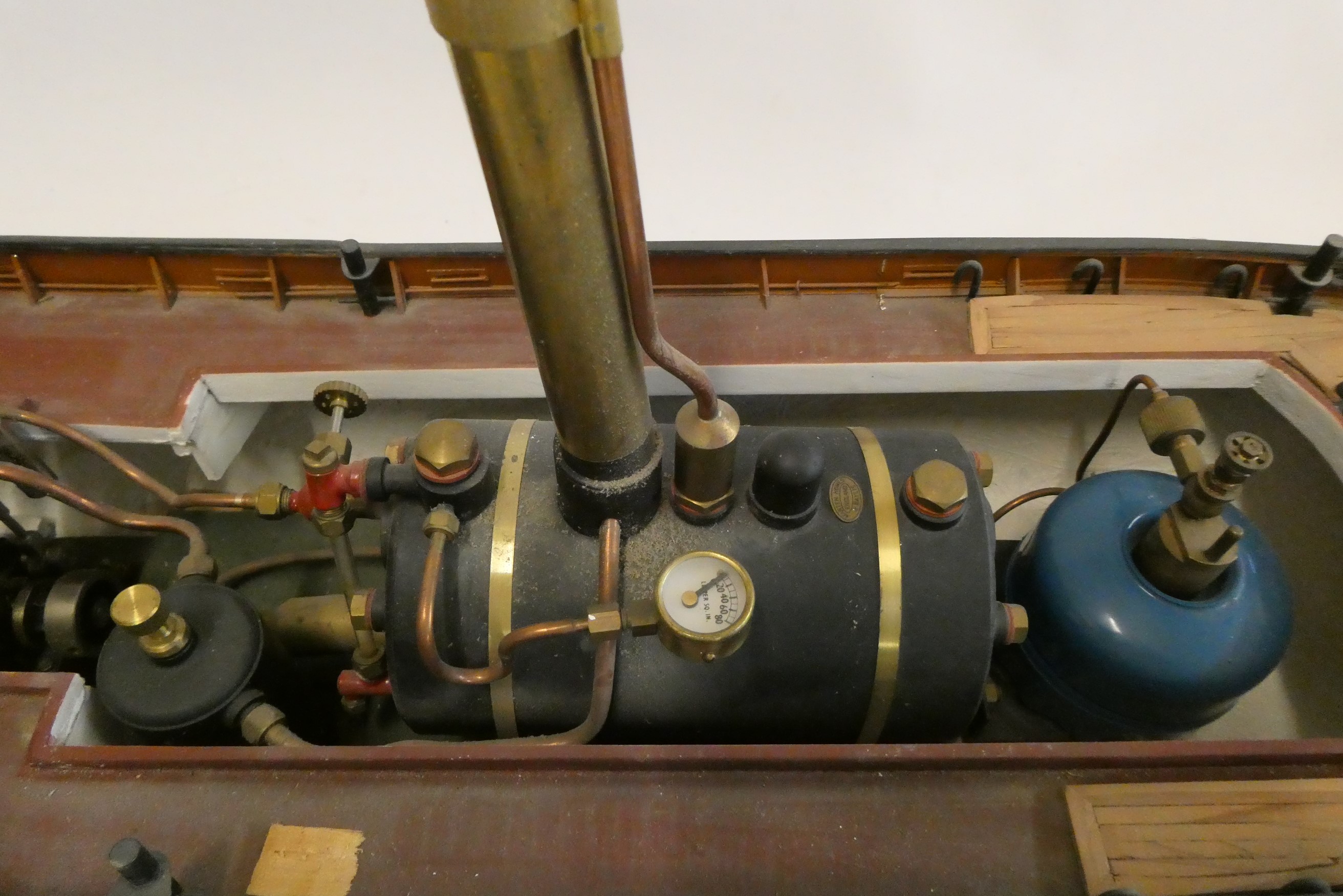 Live steam London Tug fitted with twin cylinder Martin Howse reversing engine Image