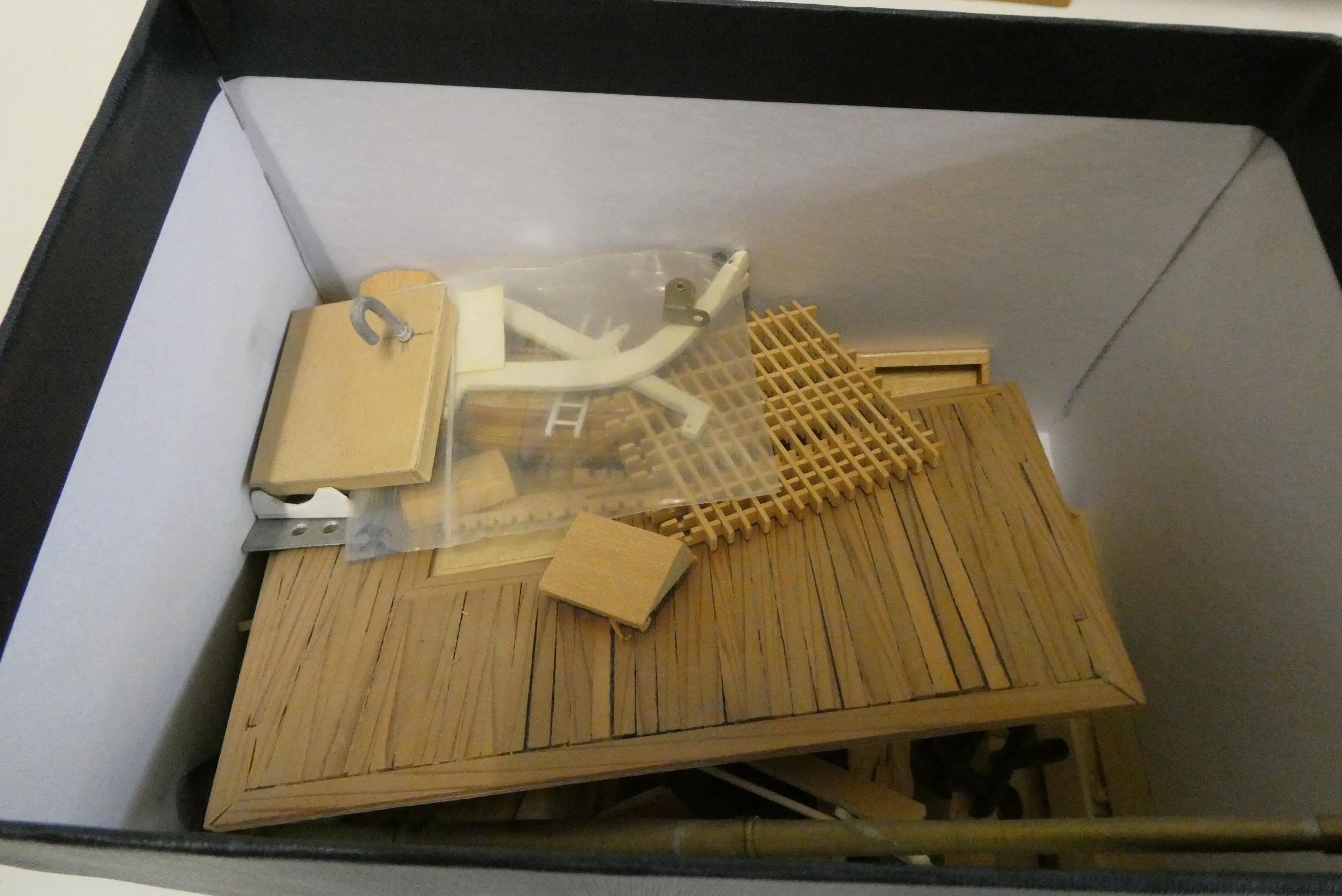 Live steam London Tug fitted with twin cylinder Martin Howse reversing engine Image