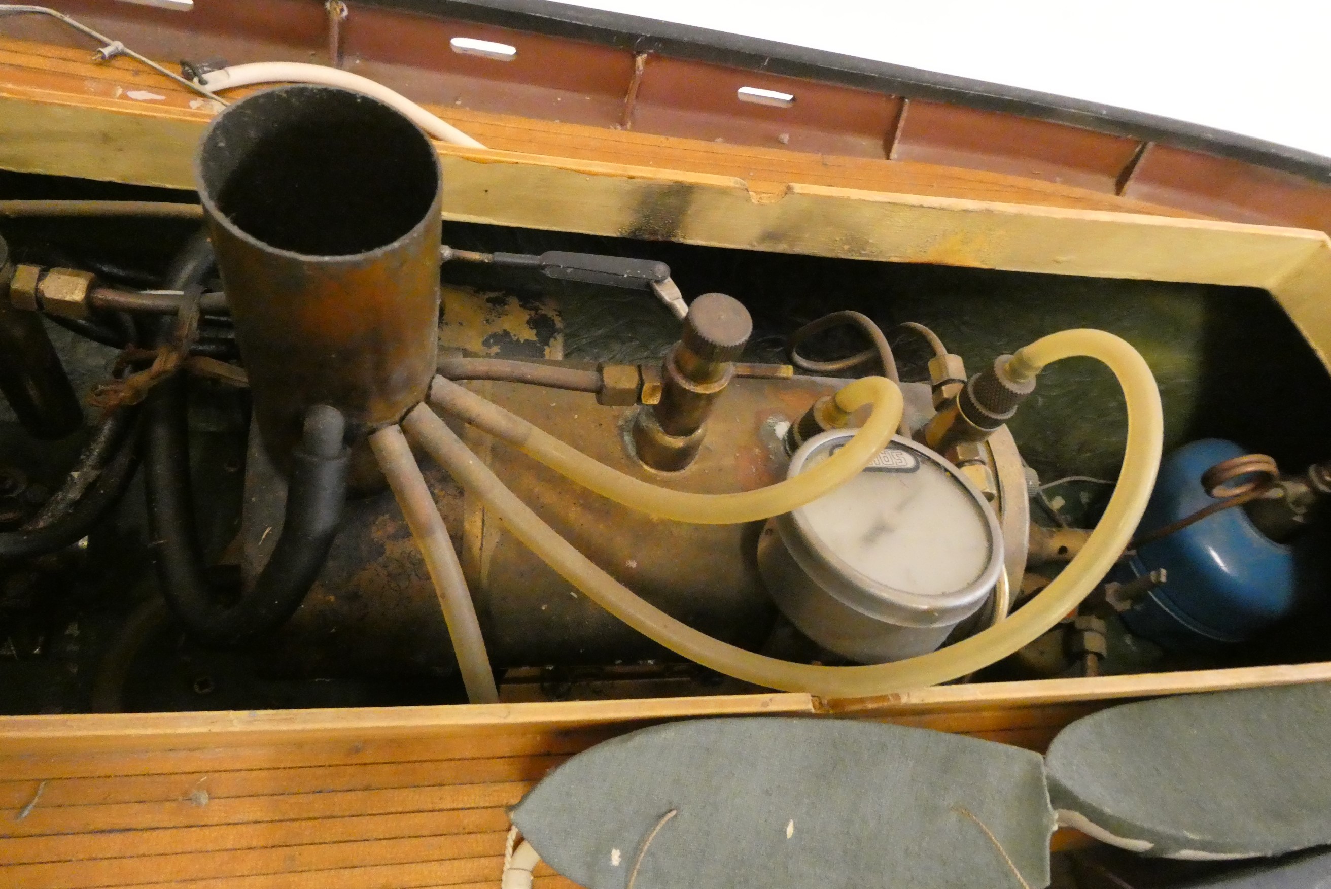 Live steam London tug fitted with twin cylinder reversing Image