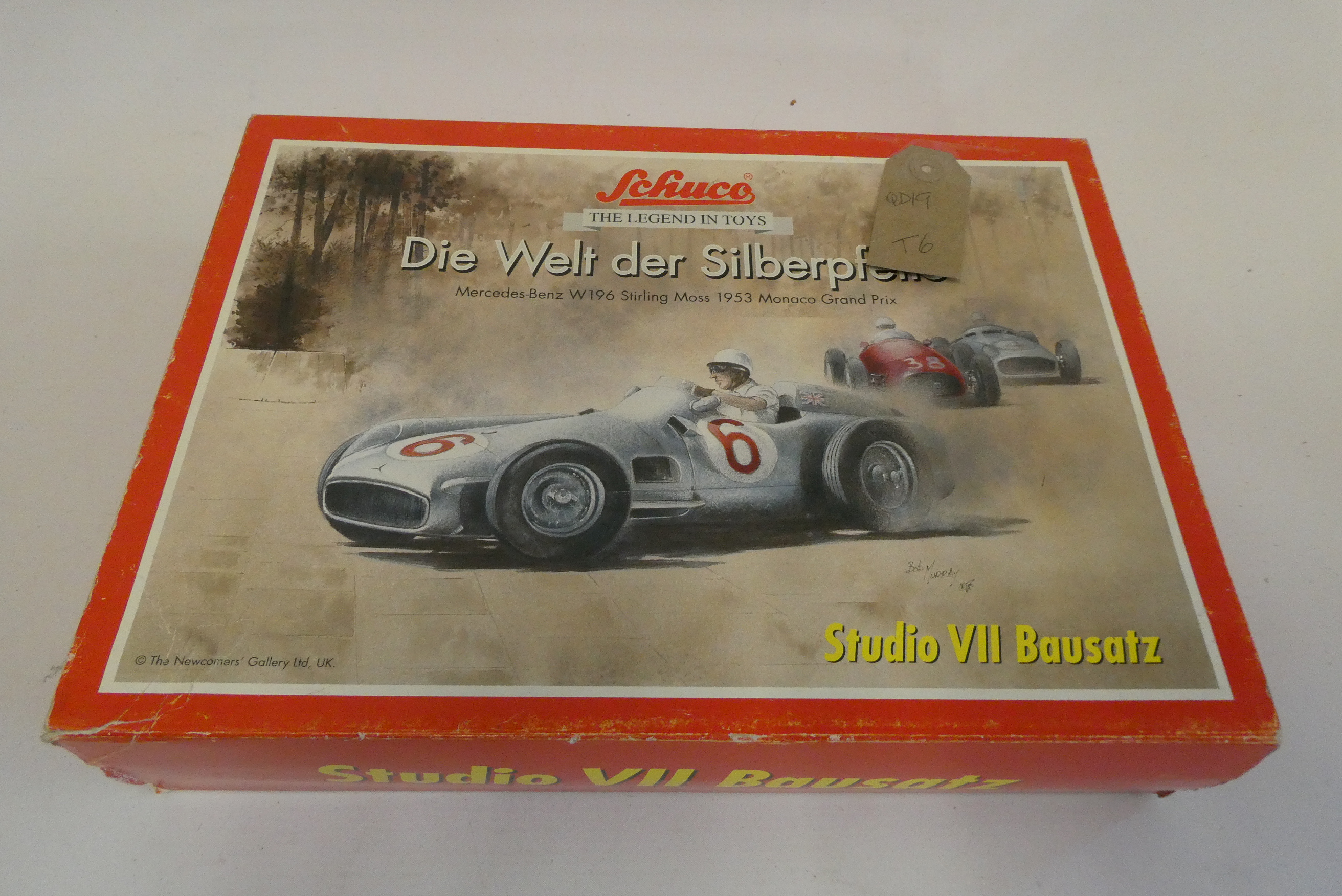Schuco Di Welt Silberpfile Mercedes-Benz W196 Stirling Moss 1953, Late issue boxed, Excellent to Image